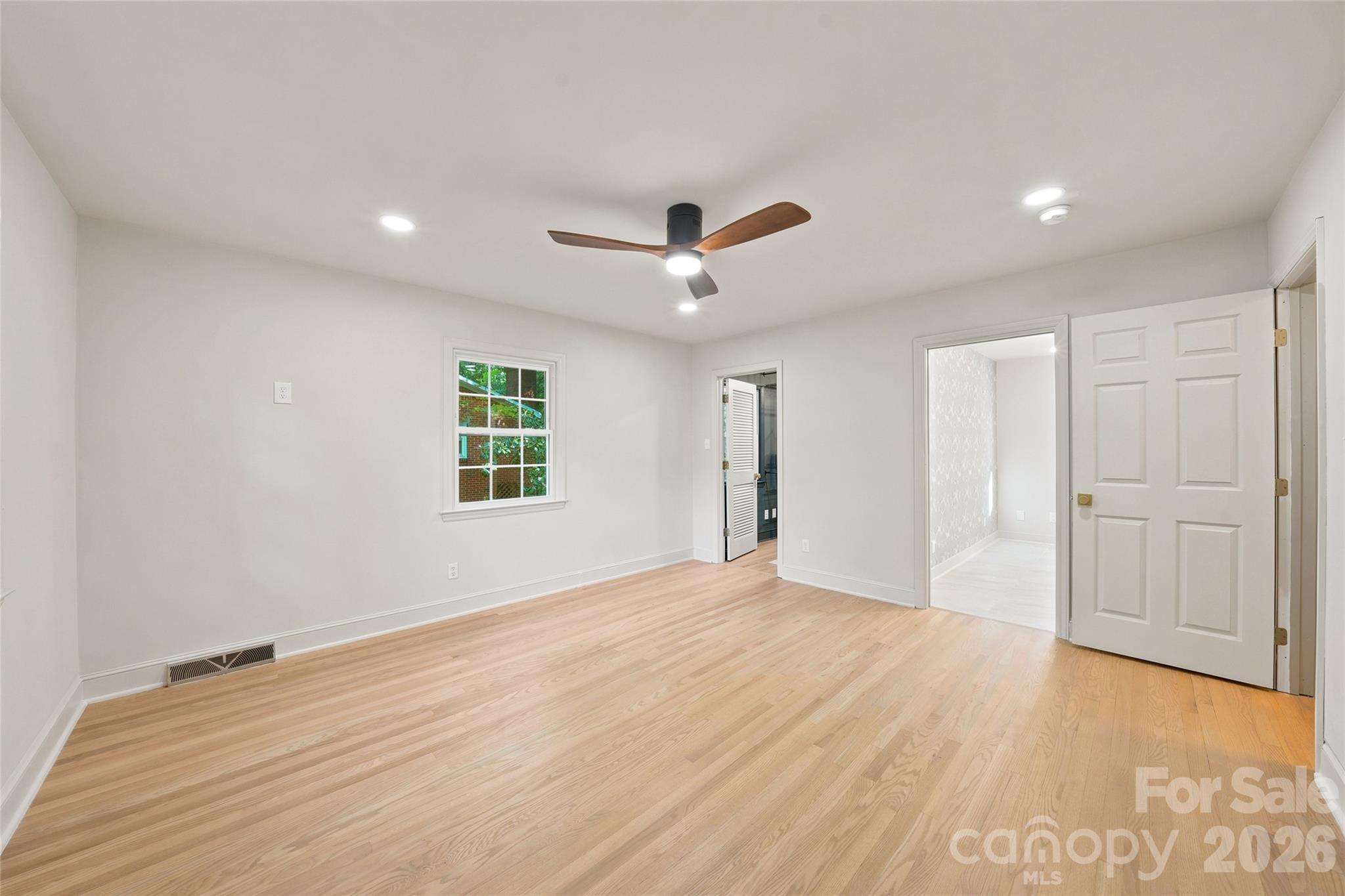 Single Family Residence at 7527 Gayle Avenue, Charlotte, photo 19 of 53