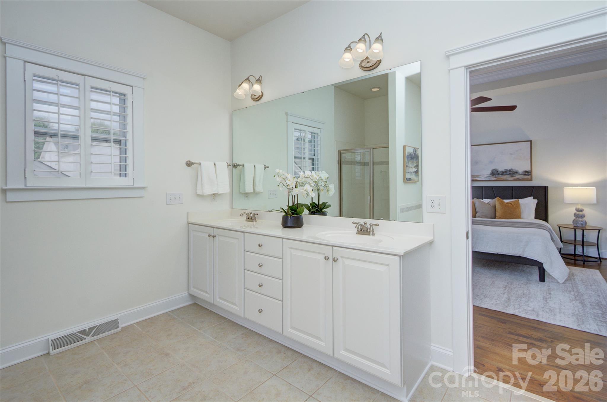 Primary bathroom - 16418 Spruell Street, Huntersville