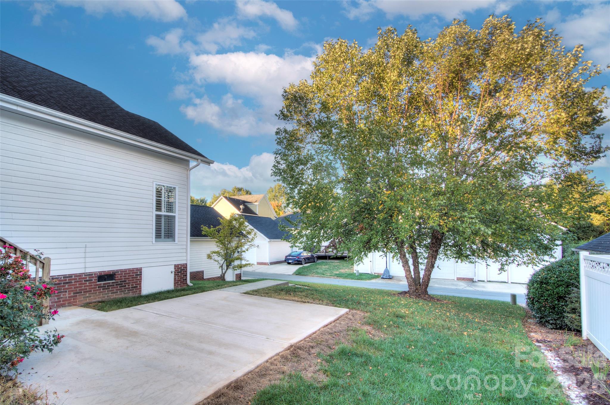 Single Family Residence at 16418 Spruell Street, Huntersville, photo 32 of 40