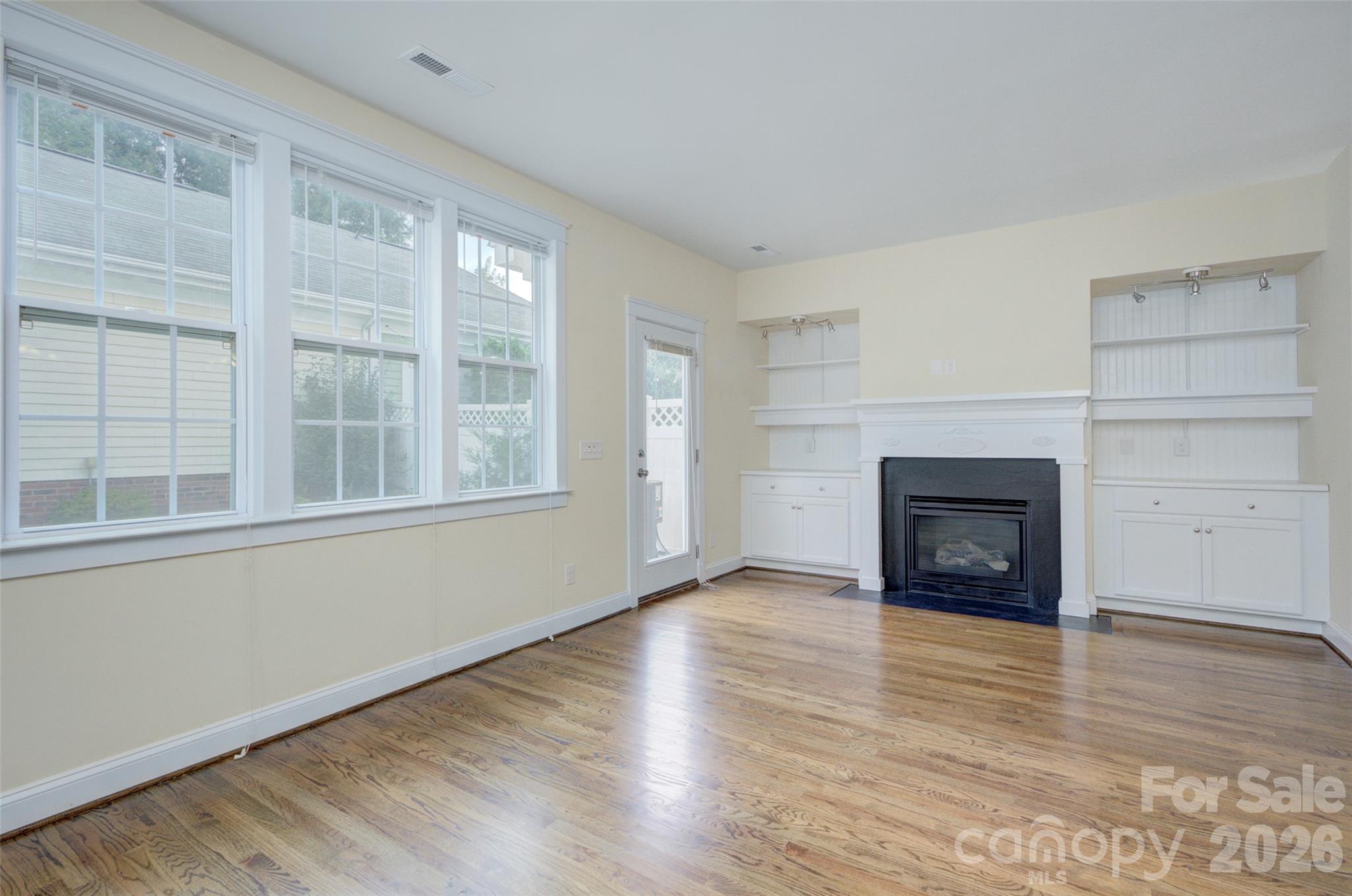 Townhouse at 1023 White Point Drive, Huntersville, photo 7 of 35
