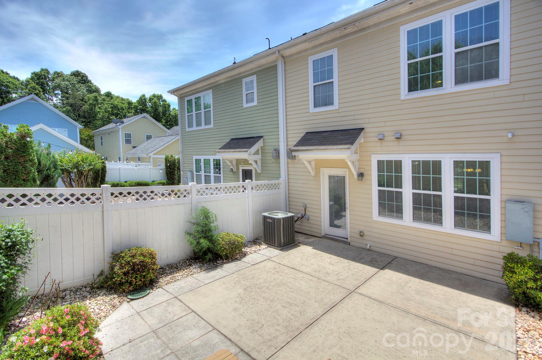 Townhouse at 1023 White Point Drive, Huntersville, photo 26 of 35
