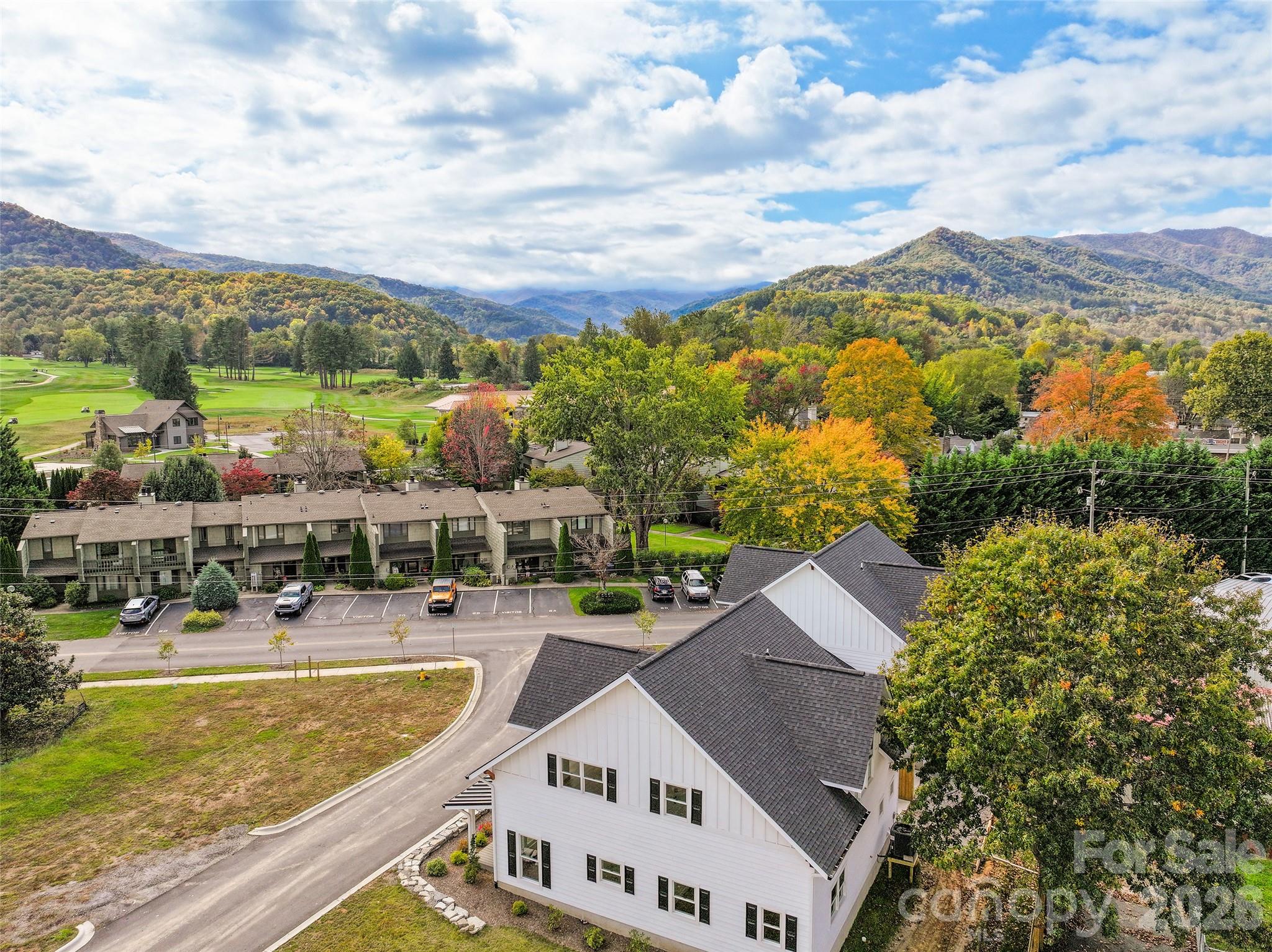 Townhouse at 11 Riemar Lane, Waynesville, photo 2 of 37