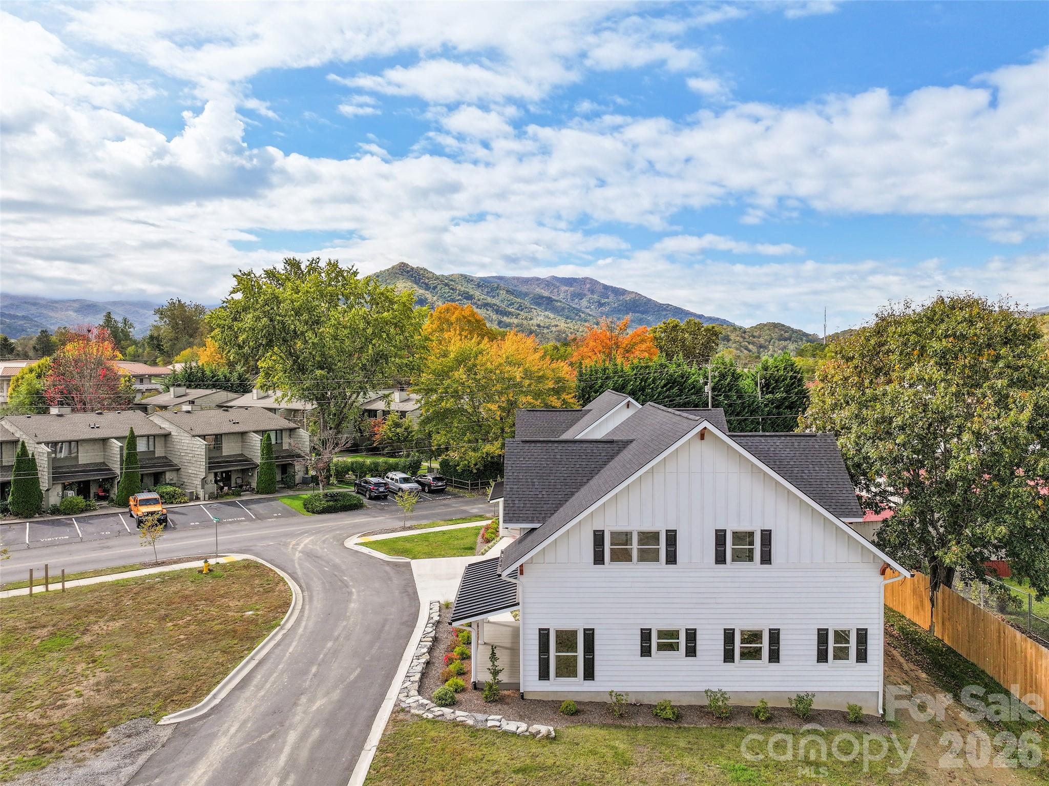 Townhouse at 15 Riemar Lane, Waynesville, photo 5 of 40