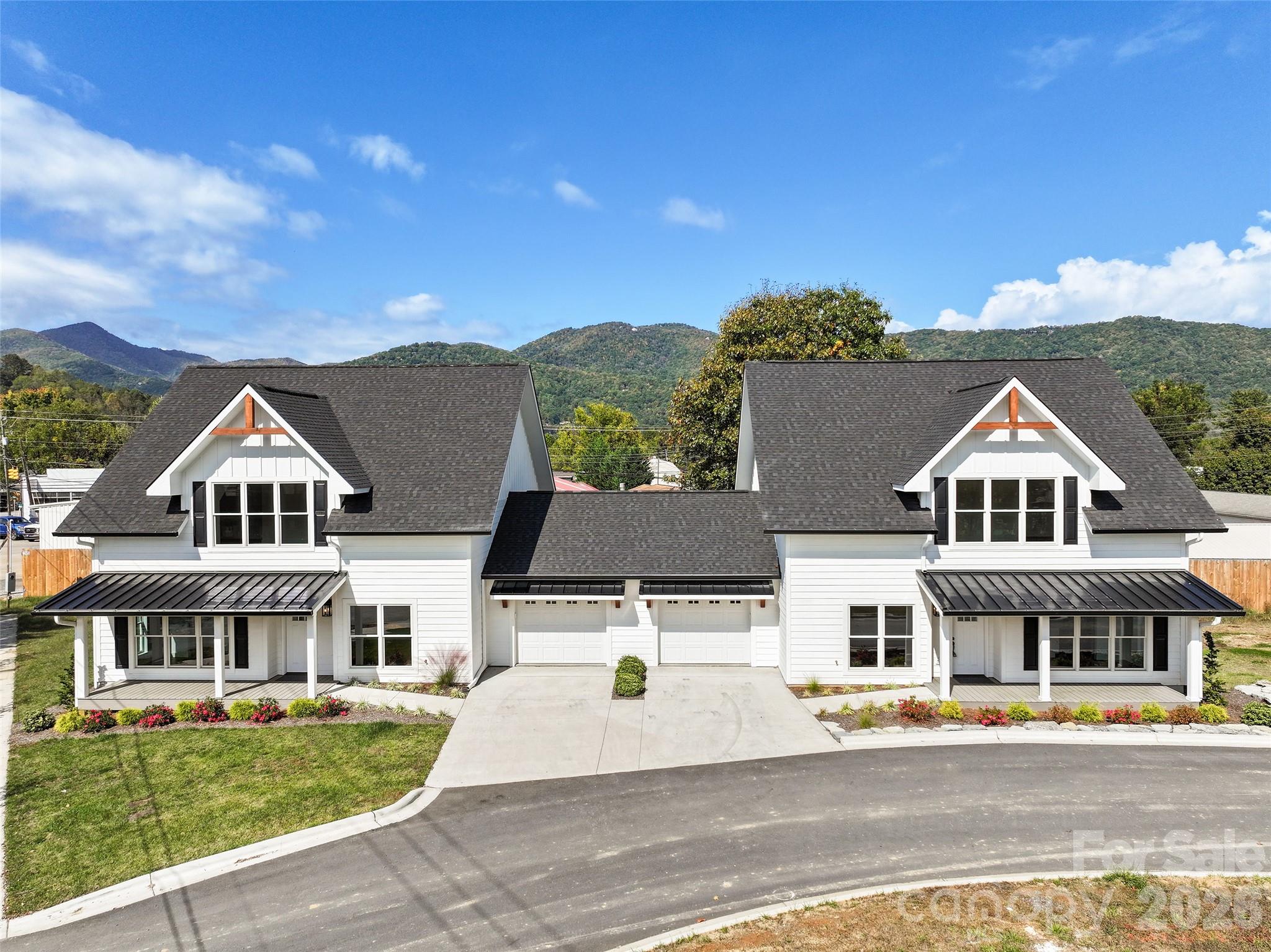 Townhouse at 15 Riemar Lane, Waynesville, photo 6 of 40