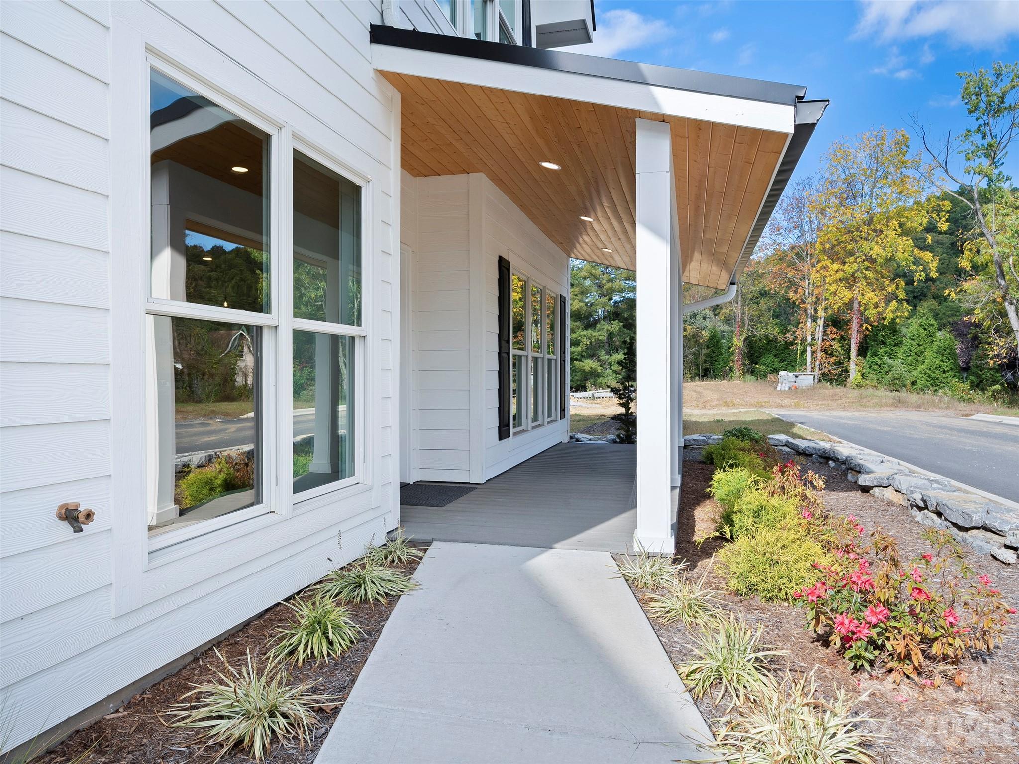 Townhouse at 15 Riemar Lane, Waynesville, photo 15 of 40