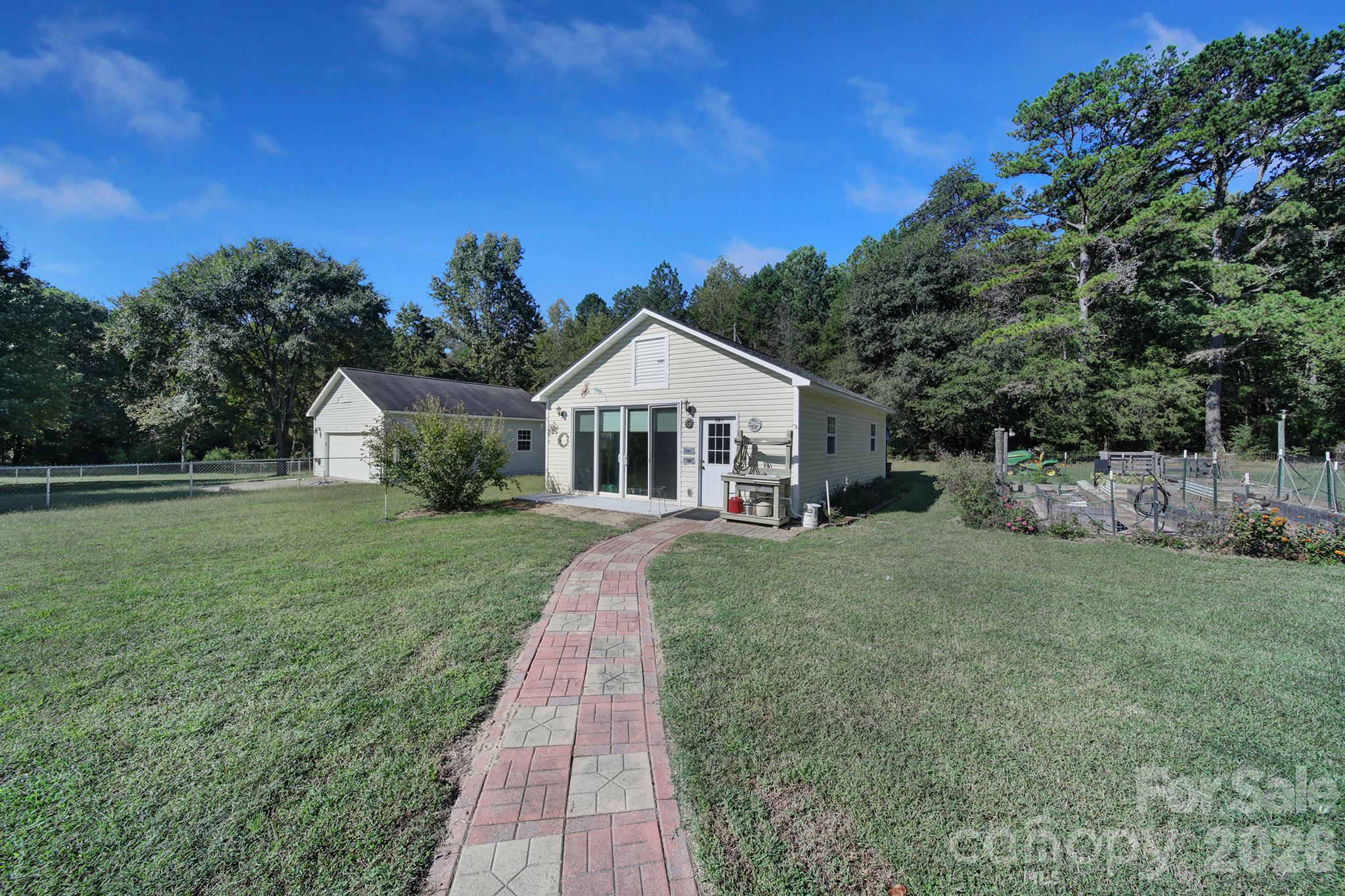 Single Family Residence at 530 Calabash Road, Clover, photo 44 of 47