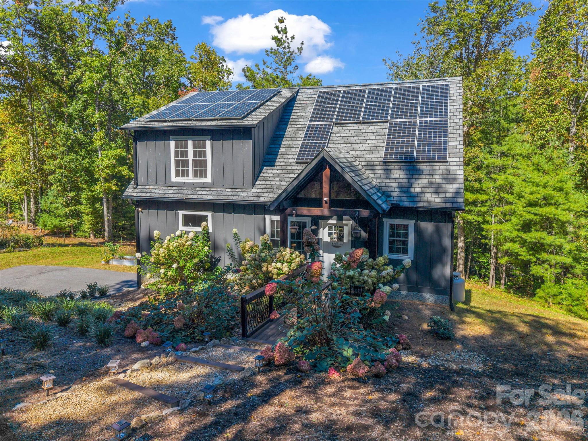 Single Family Residence at 103 Garren Shady Way, Fairview, photo 4 of 48
