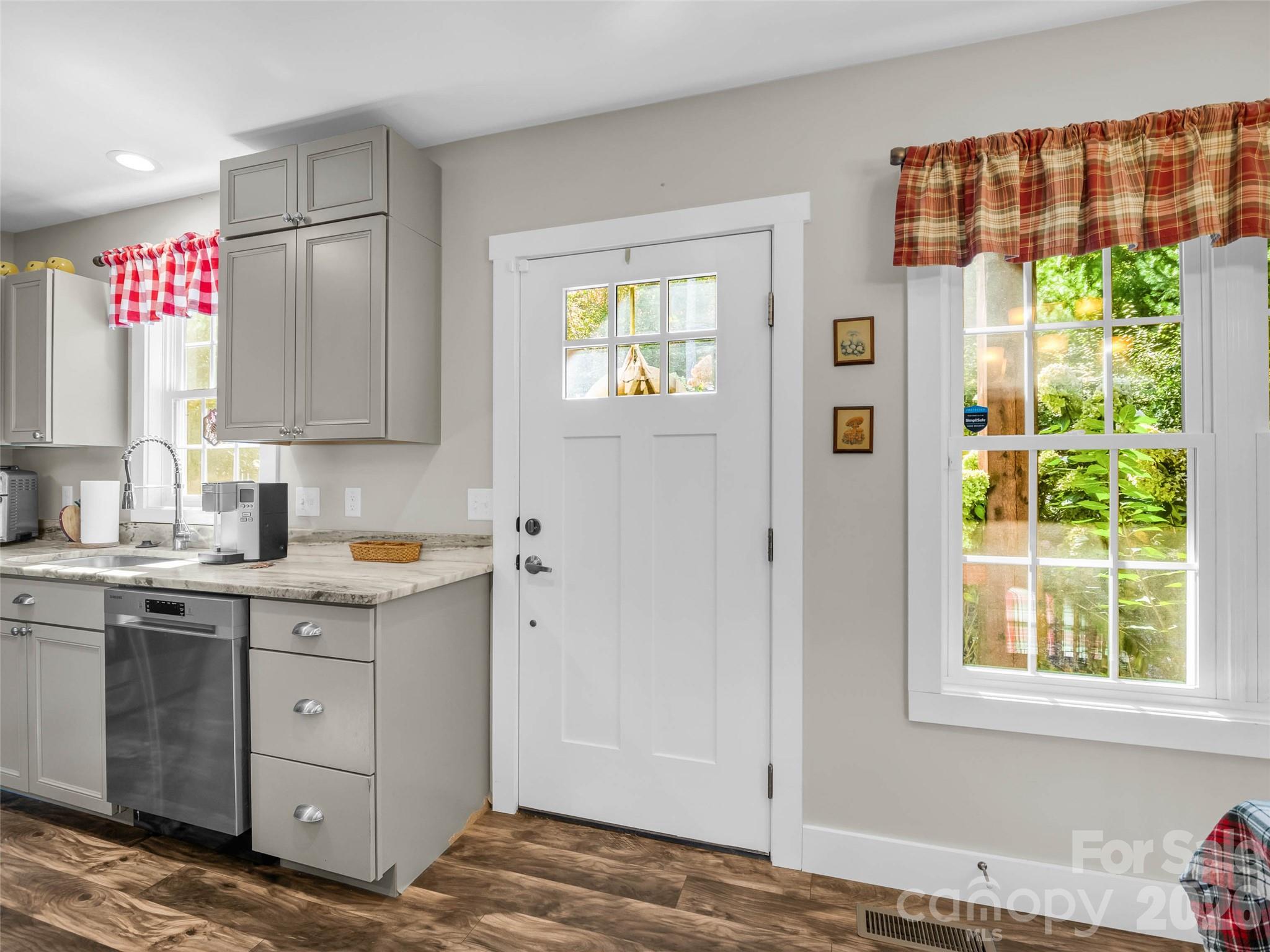 Single Family Residence at 103 Garren Shady Way, Fairview, photo 8 of 48