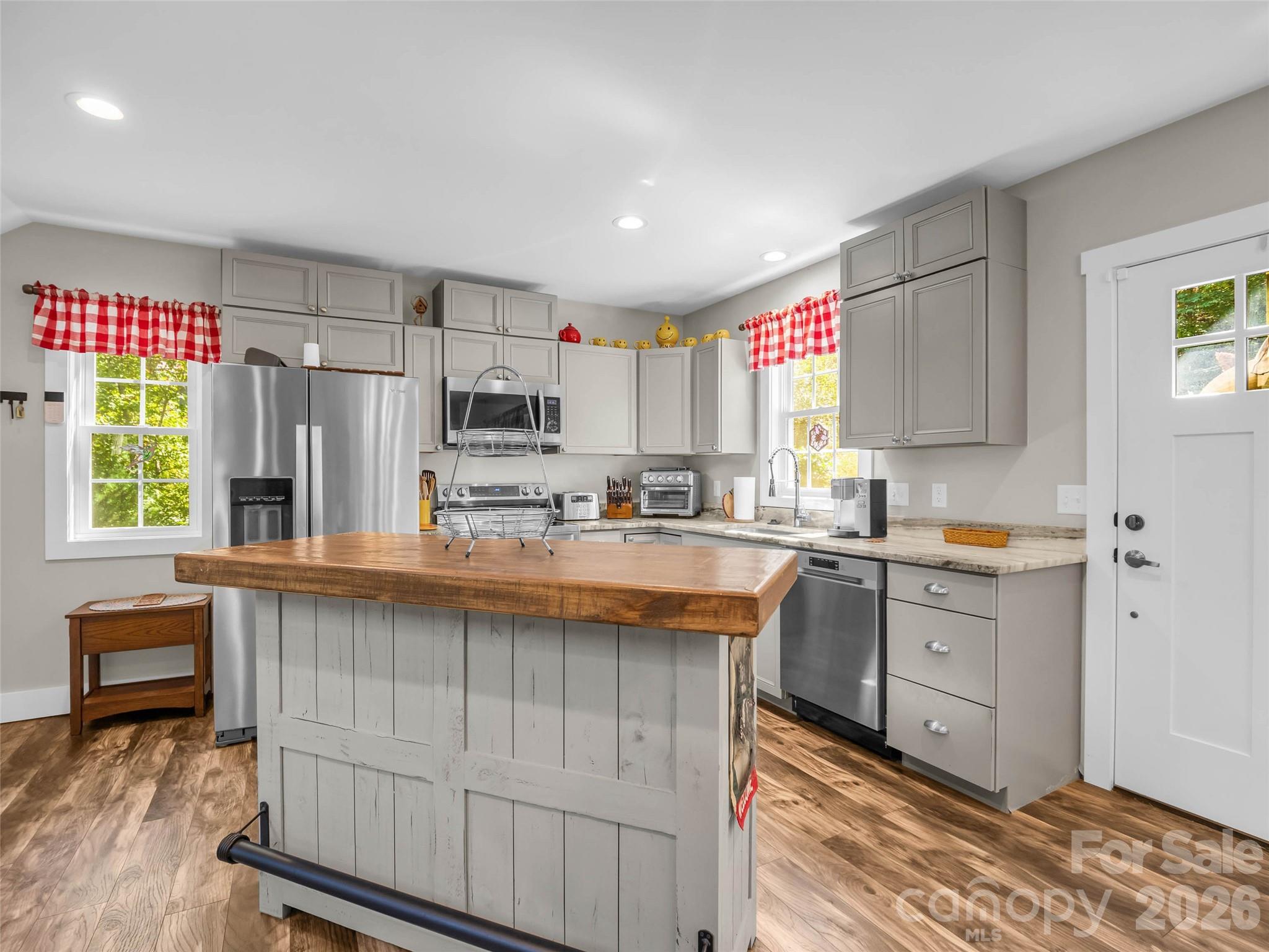 Single Family Residence at 103 Garren Shady Way, Fairview, photo 9 of 48