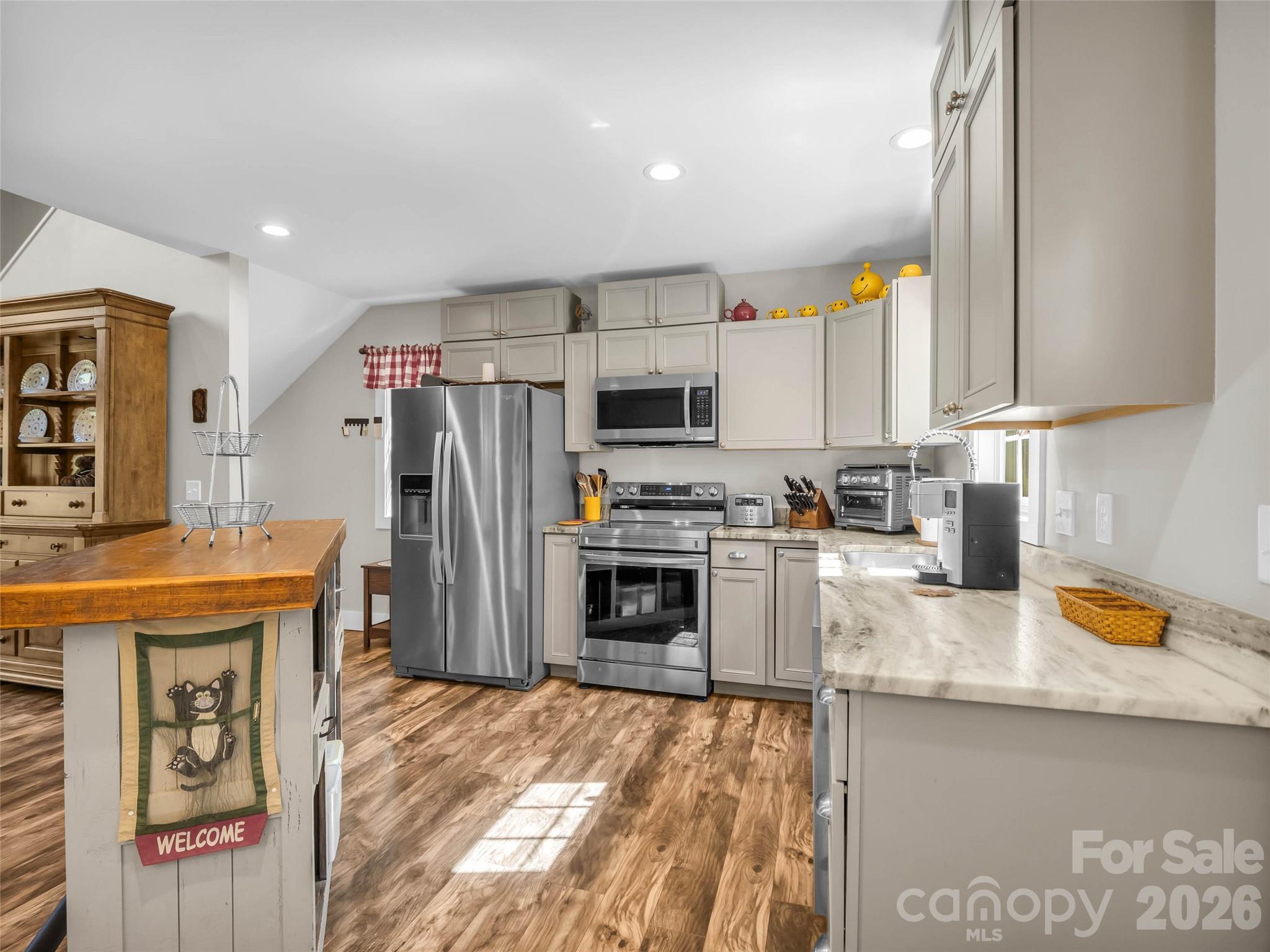 Single Family Residence at 103 Garren Shady Way, Fairview, photo 10 of 48