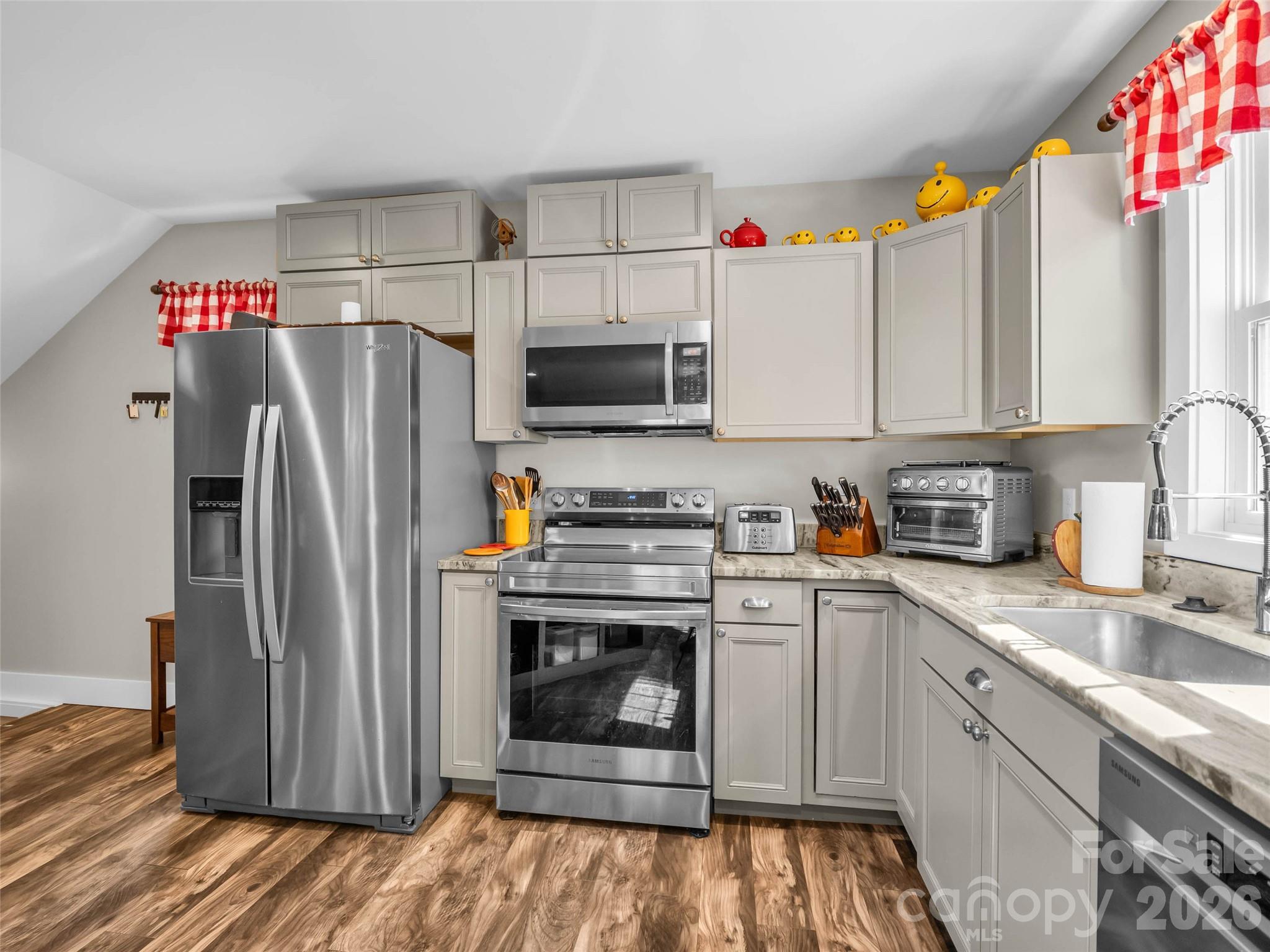 Single Family Residence at 103 Garren Shady Way, Fairview, photo 11 of 48