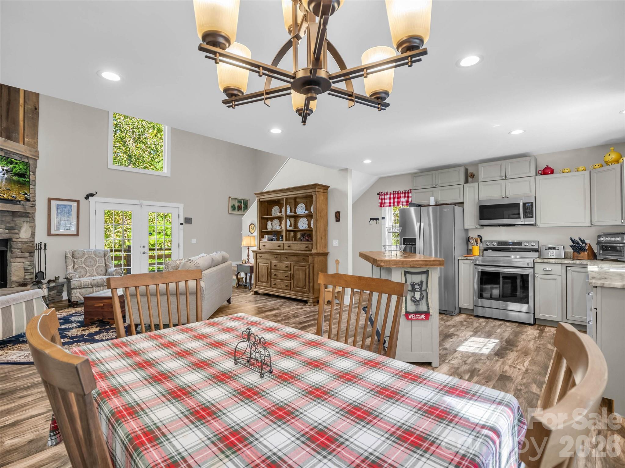 Single Family Residence at 103 Garren Shady Way, Fairview, photo 15 of 48