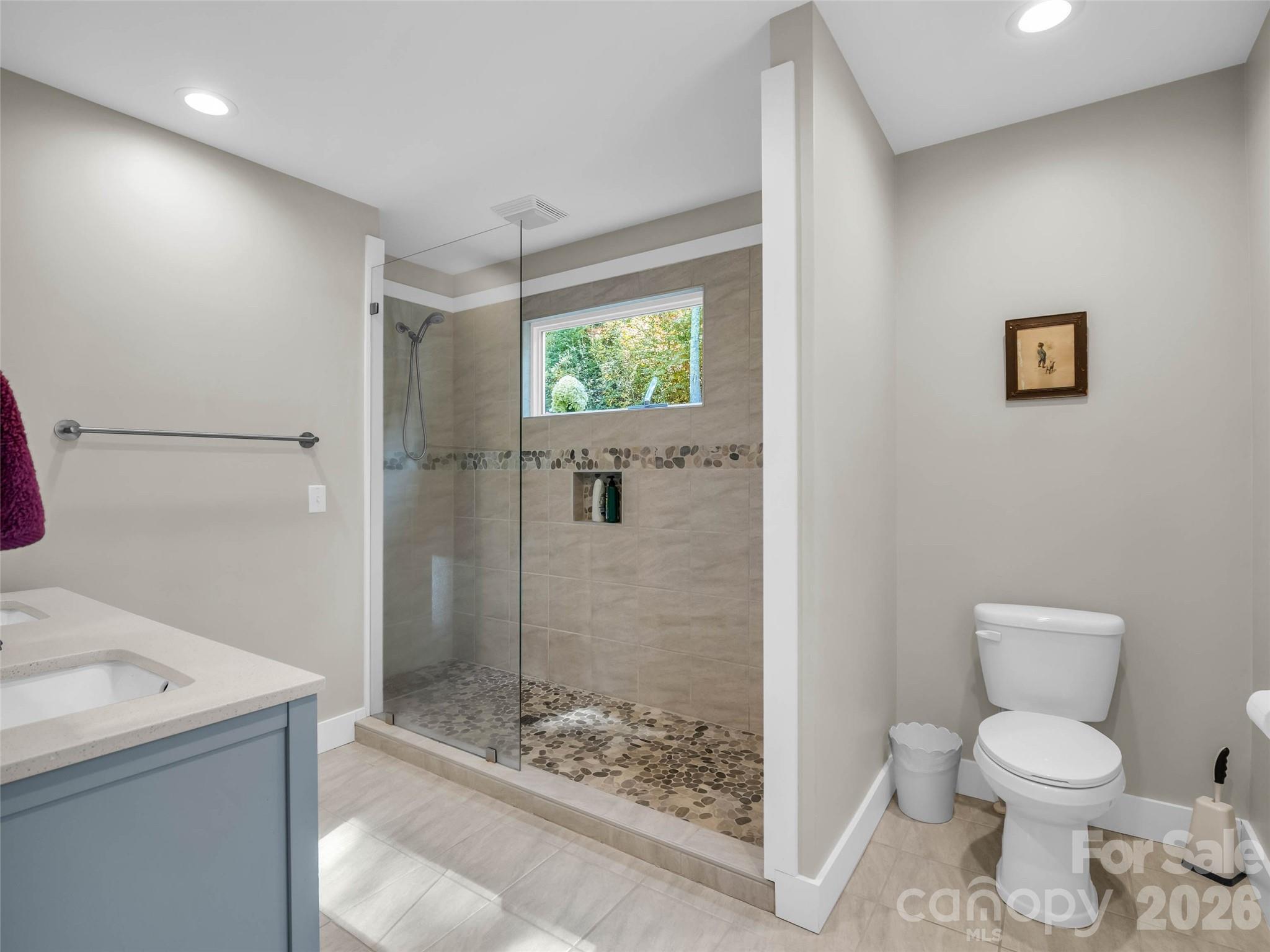 Single Family Residence at 103 Garren Shady Way, Fairview, photo 23 of 48