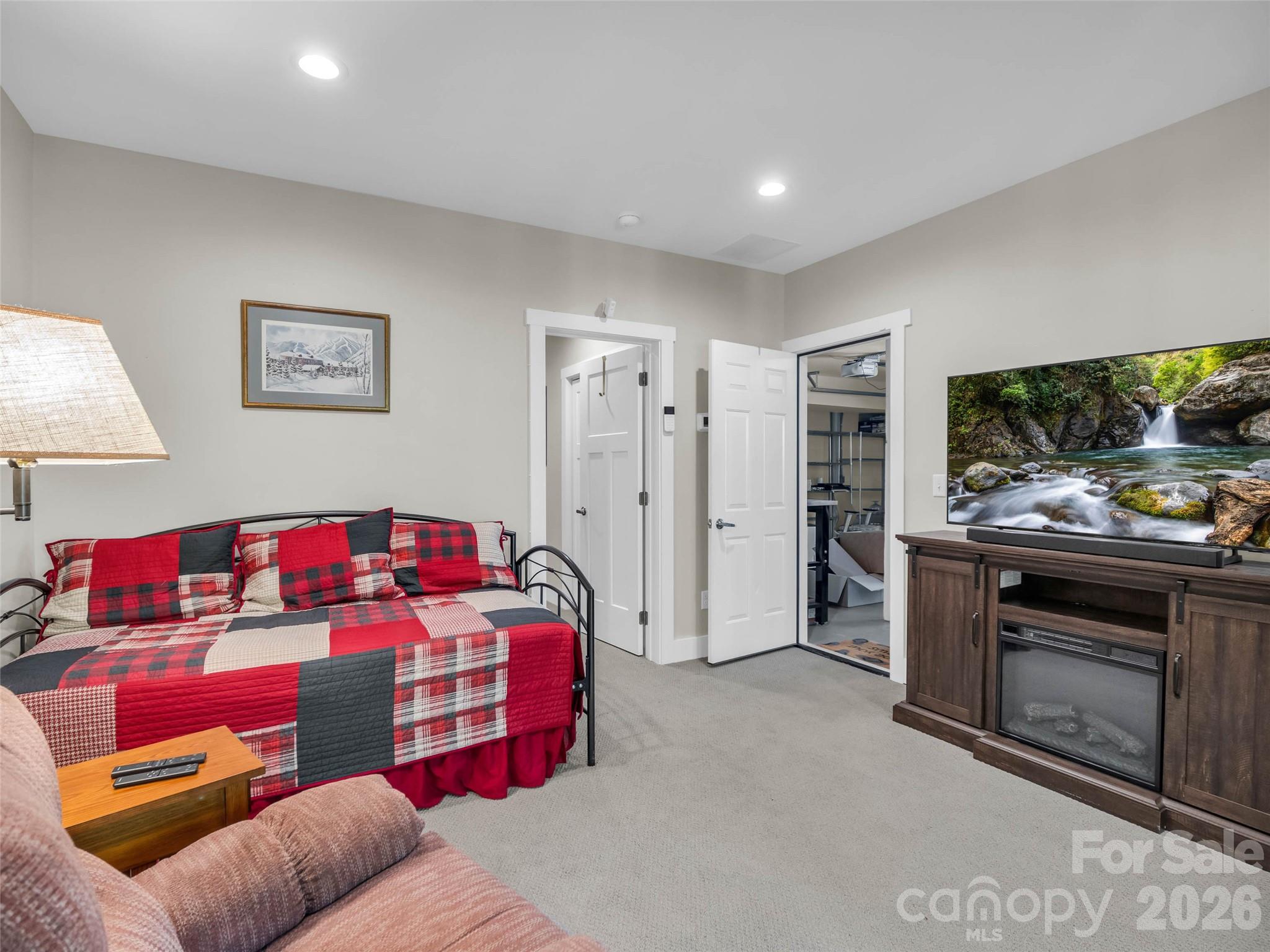 Single Family Residence at 103 Garren Shady Way, Fairview, photo 33 of 48