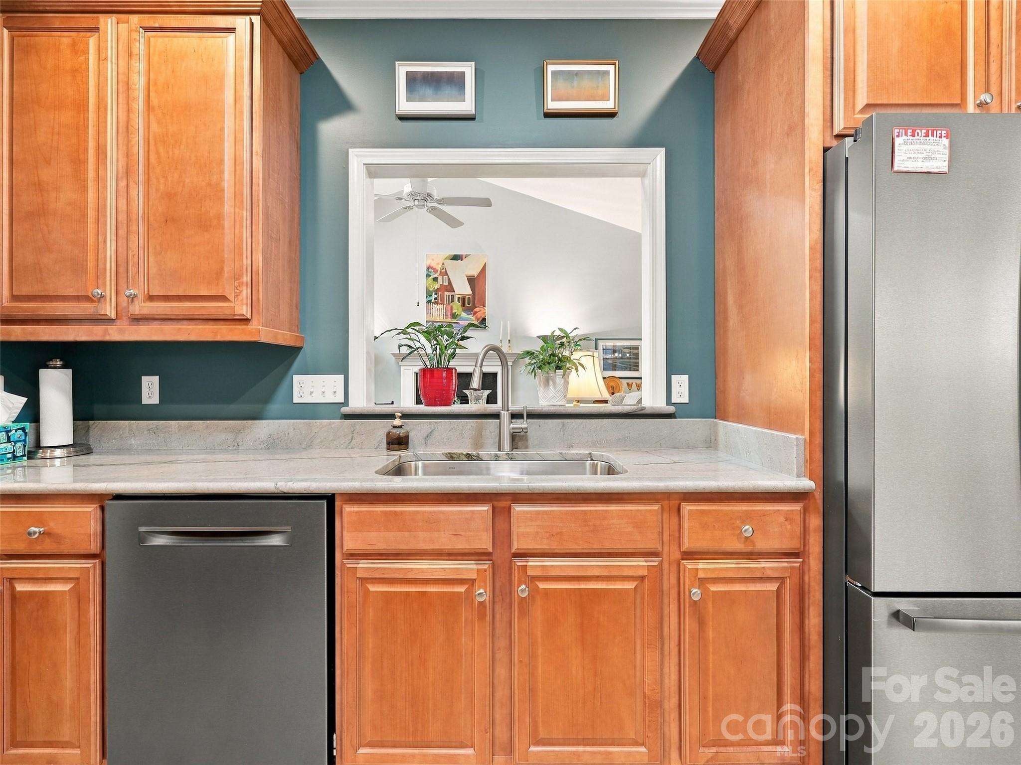 Townhouse at 220 Waterside Drive, Hendersonville, photo 11 of 48