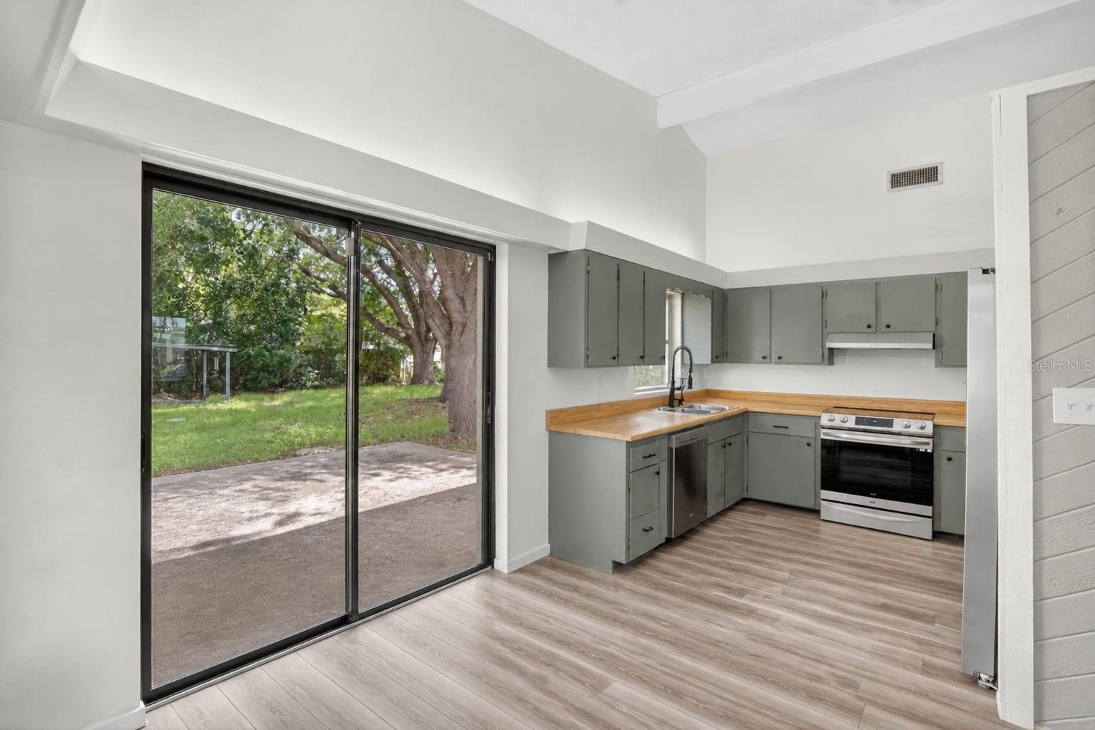Single Family Residence at 113 6TH JPV ST, WINTER HAVEN, photo 11 of 44