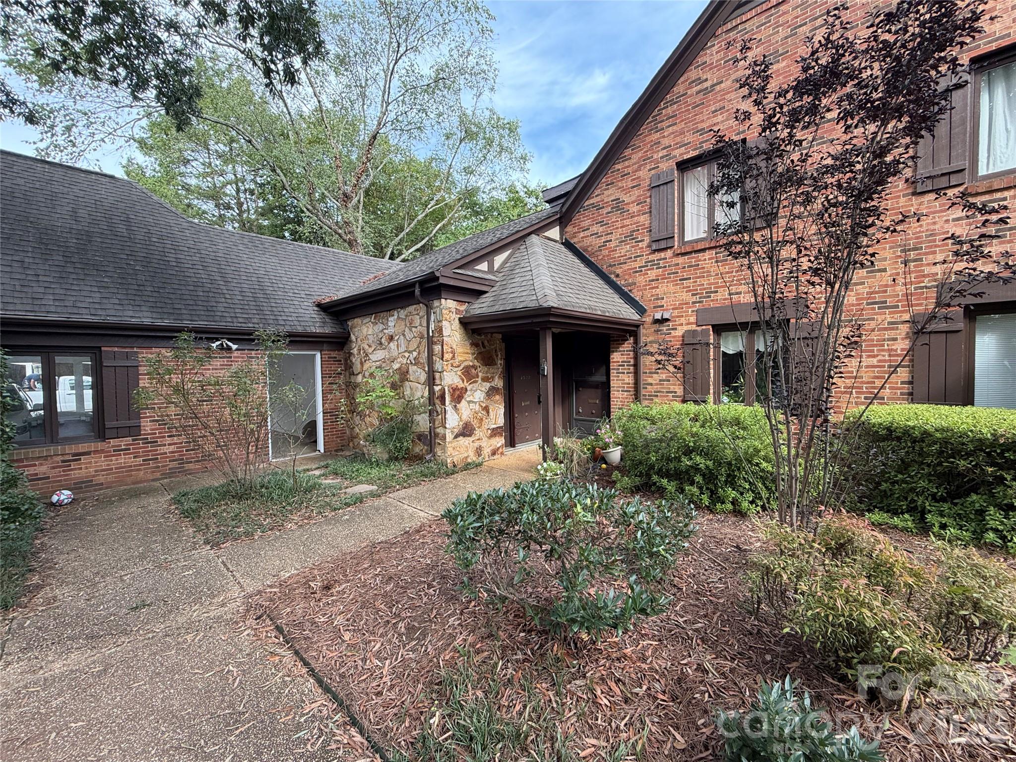 7022 Quail Hill Road