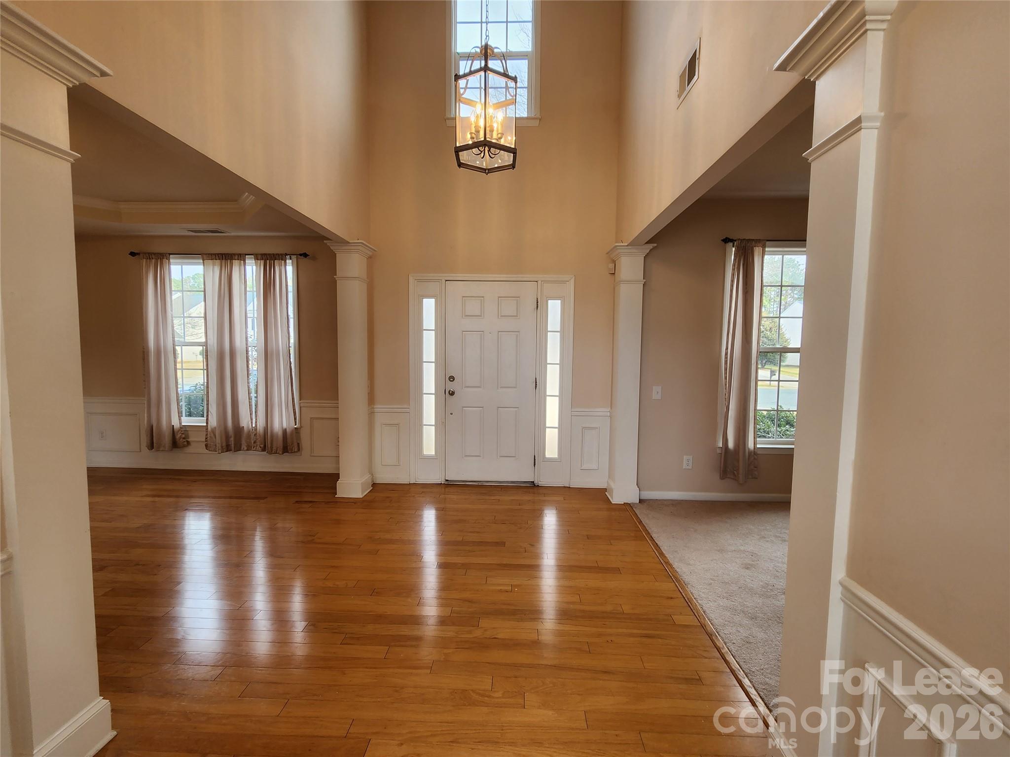 Single Family Residence at 9618 Chanson Place, Matthews, photo 2 of 21
