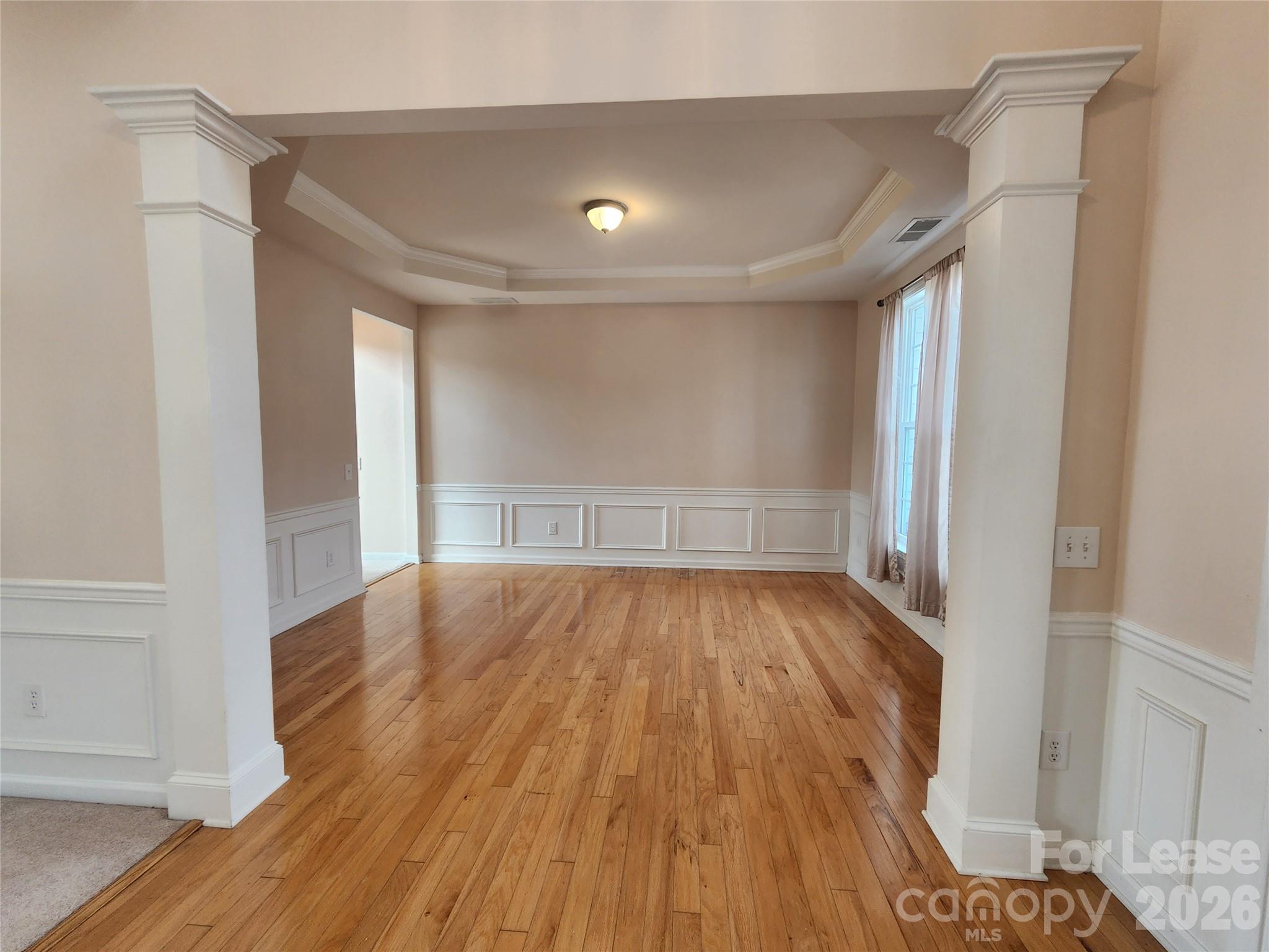 Single Family Residence at 9618 Chanson Place, Matthews, photo 3 of 21