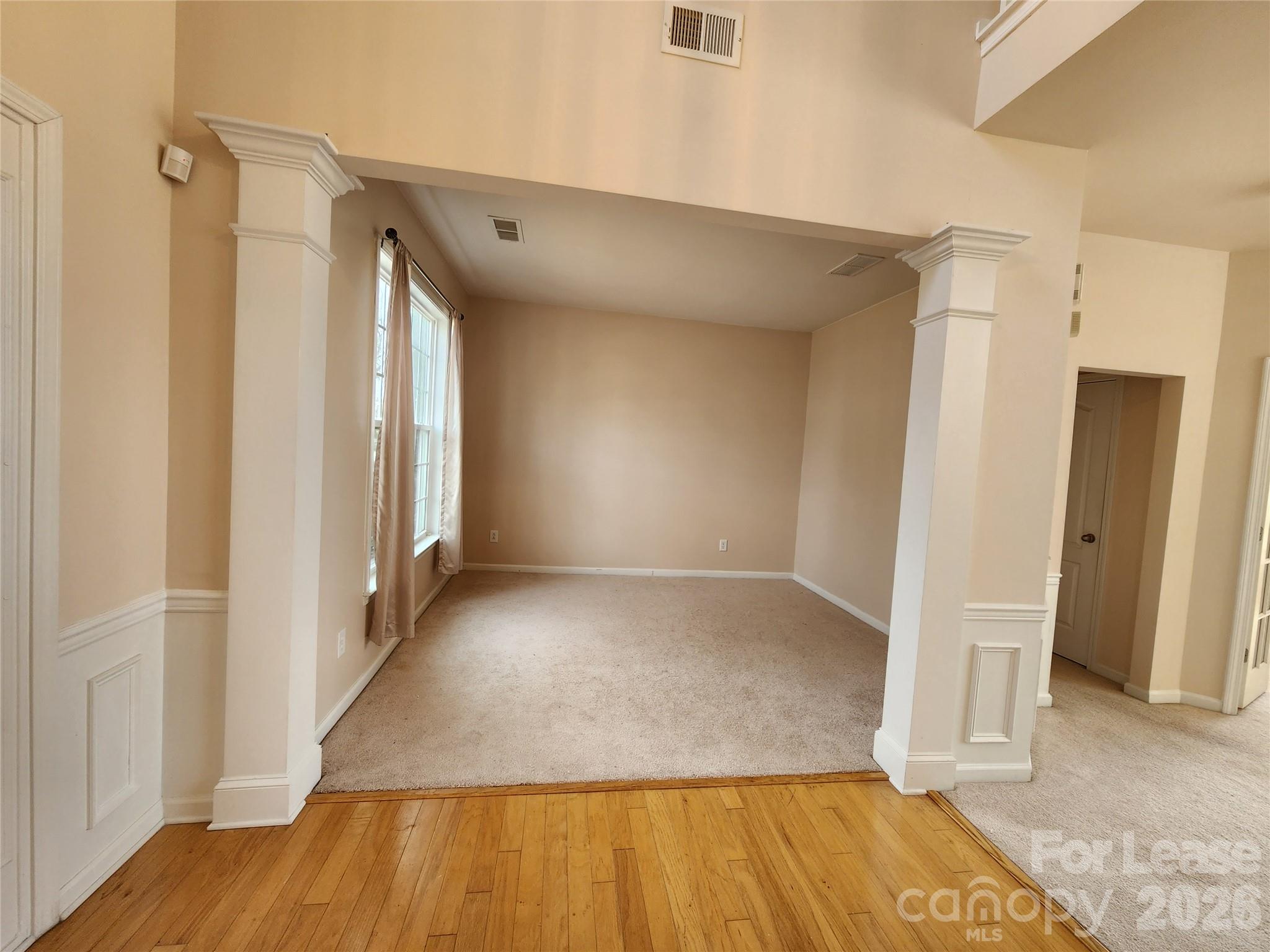 Single Family Residence at 9618 Chanson Place, Matthews, photo 4 of 21