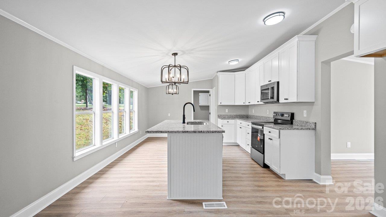 Single Family Residence at 140 Ridge Creek Drive, Troutman, photo 14 of 26