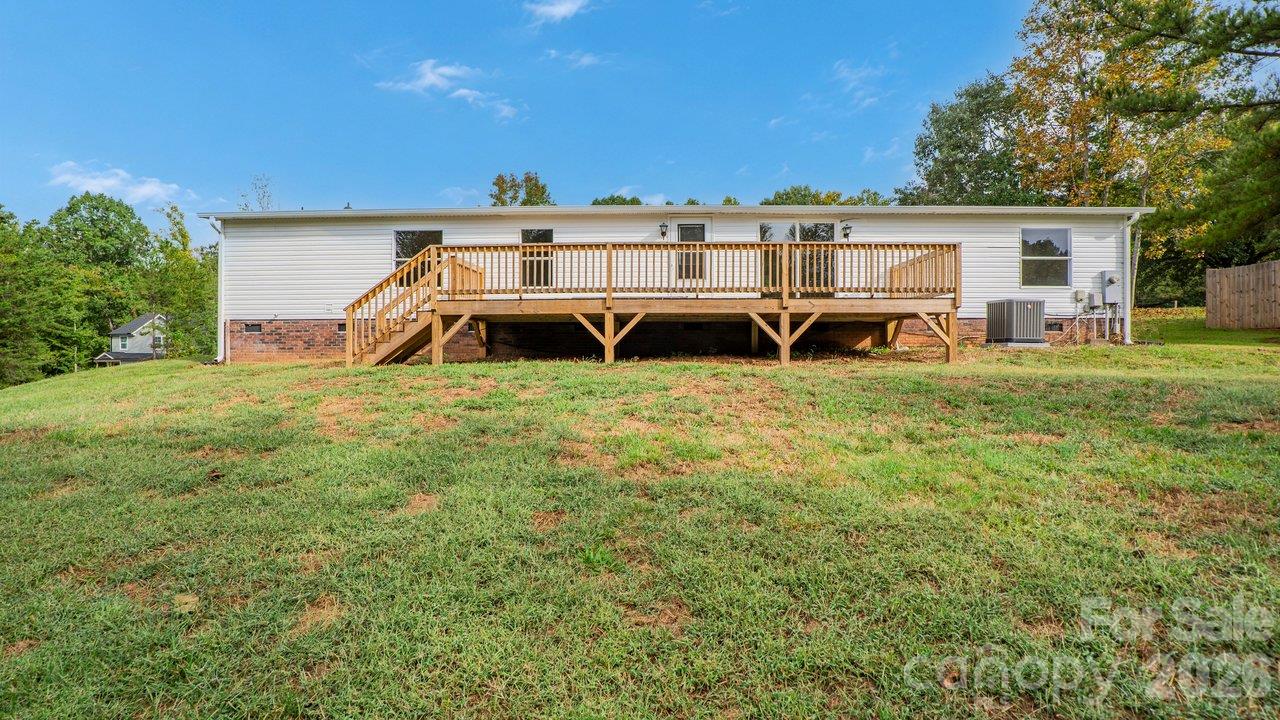 Single Family Residence at 140 Ridge Creek Drive, Troutman, photo 22 of 26