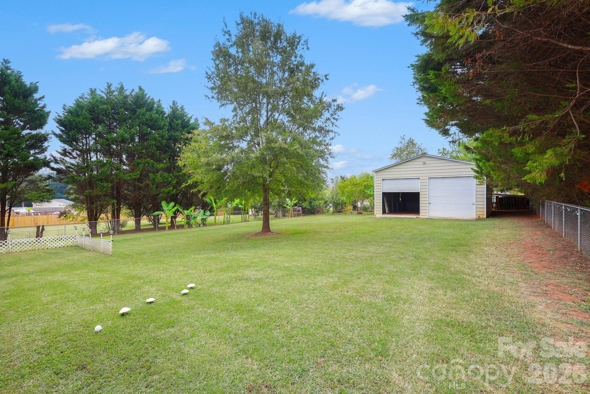 Single Family Residence at 938 Lyndsey Brooke Court, Lincolnton, photo 9 of 11