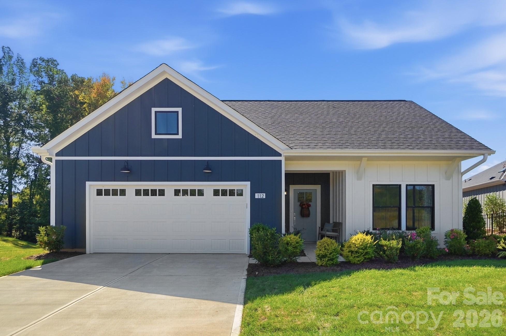 Single Family Residence at 112 Alenda Lux Circle, Mooresville, photo 2 of 48