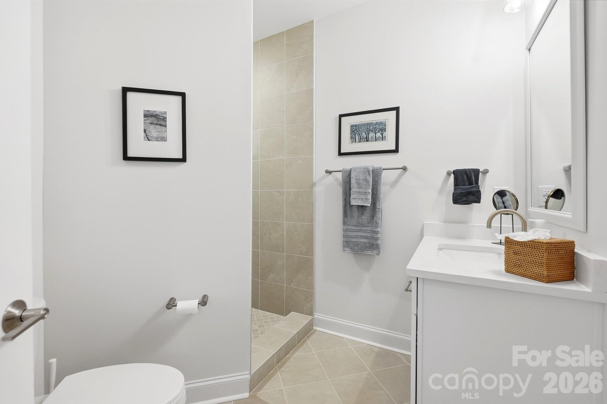 Single Family Residence at 112 Alenda Lux Circle, Mooresville, photo 11 of 48