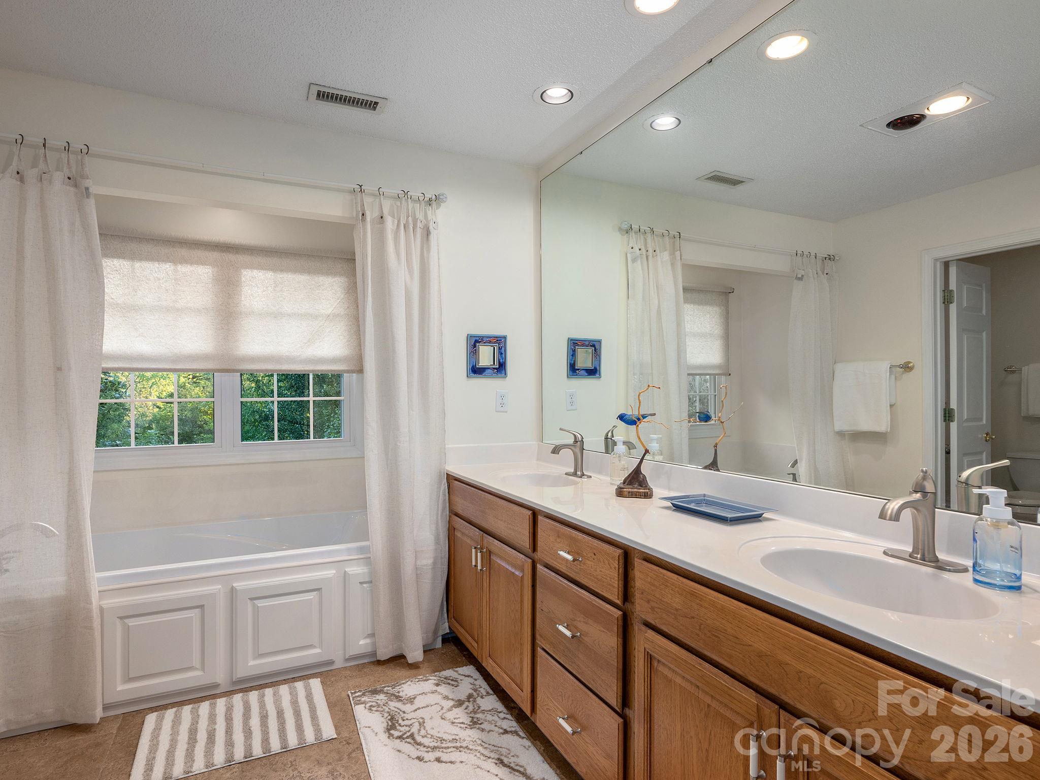 Primary Bath with Soaking Tub - 23 Old Applewood Lane, Hendersonville