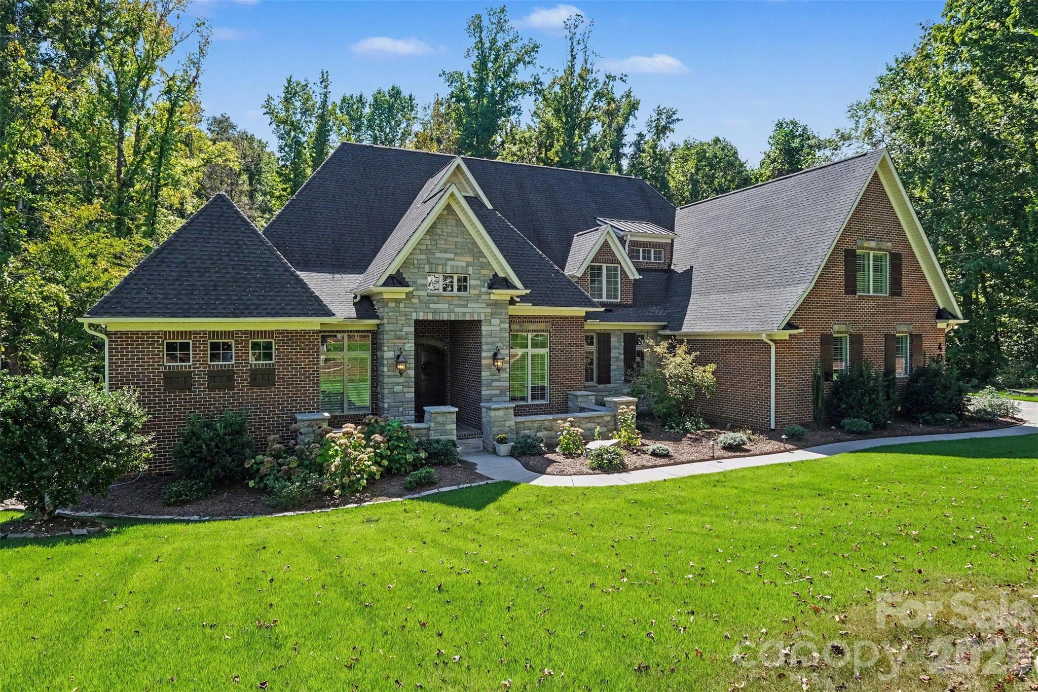 Single Family Residence at 4071 Poplar Ridge Drive, Fort Mill, photo 3 of 47