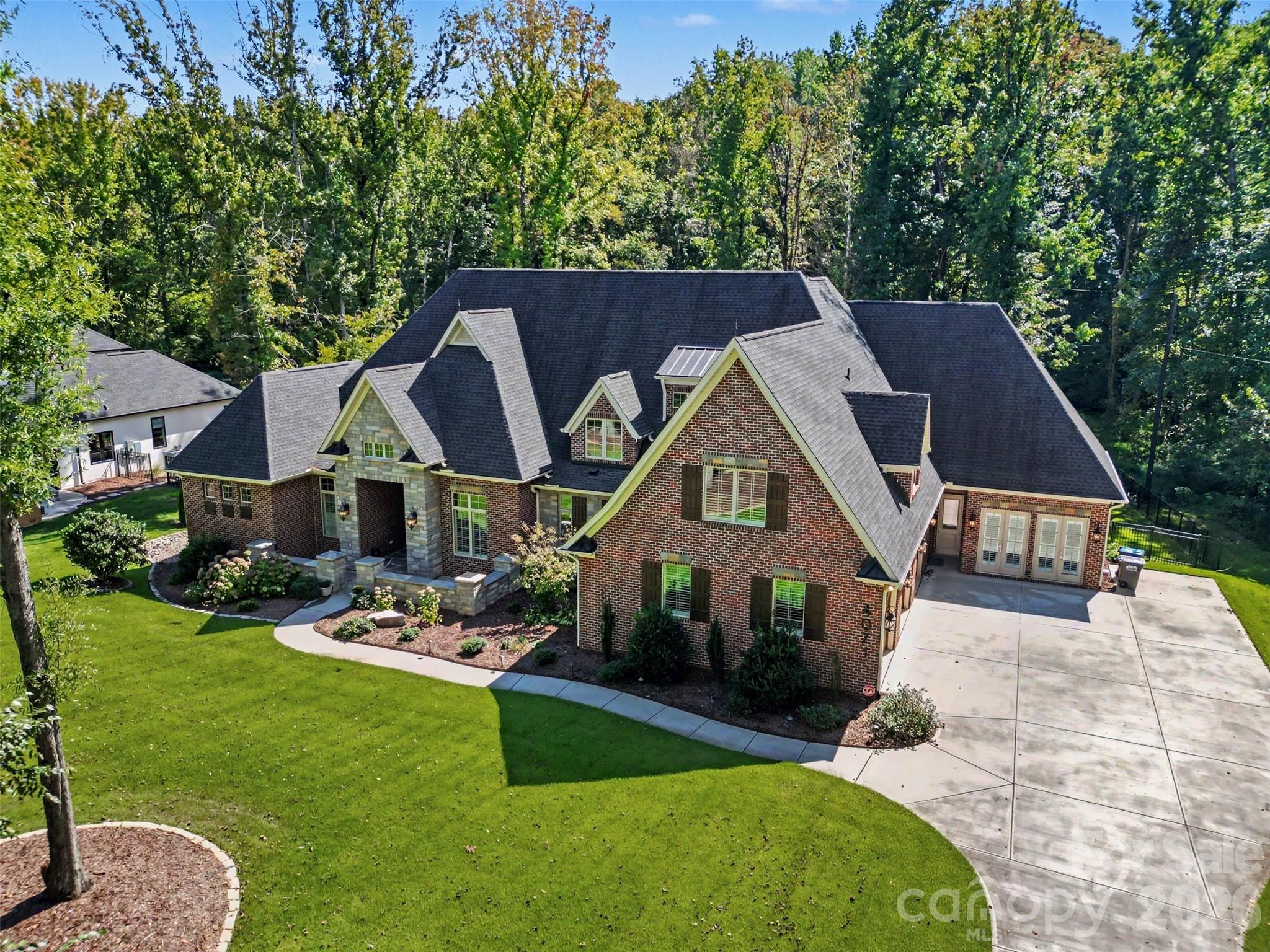 Single Family Residence at 4071 Poplar Ridge Drive, Fort Mill, photo 6 of 47