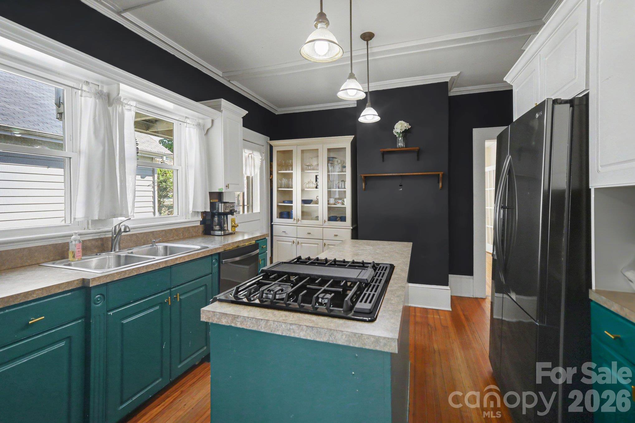 Single Family Residence at 821 S Chester Street, Gastonia, photo 11 of 30