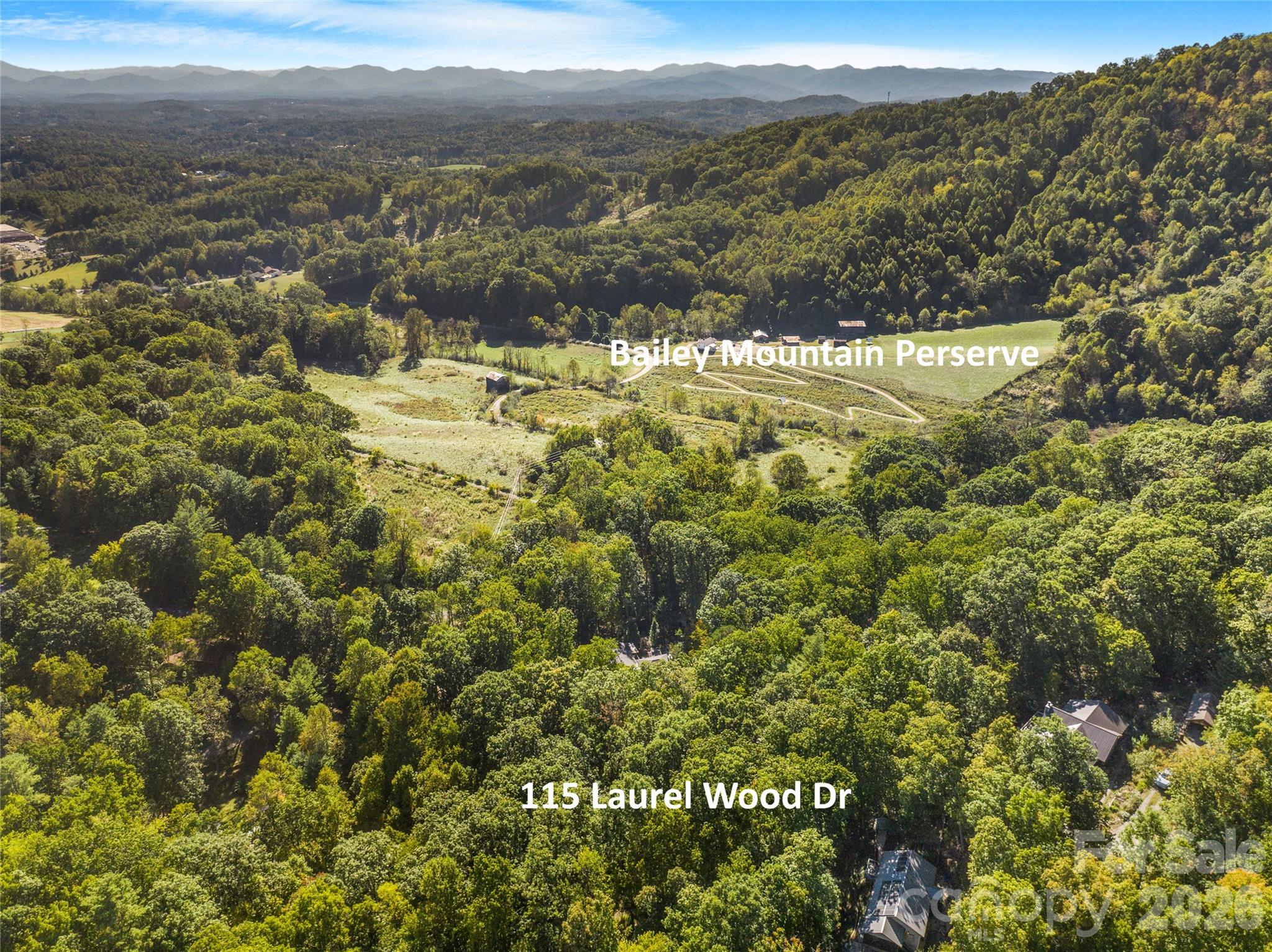 Walk to the Bailey Mountain trailhead in 15 mins. - 115 Laurel Wood Drive, Mars Hill