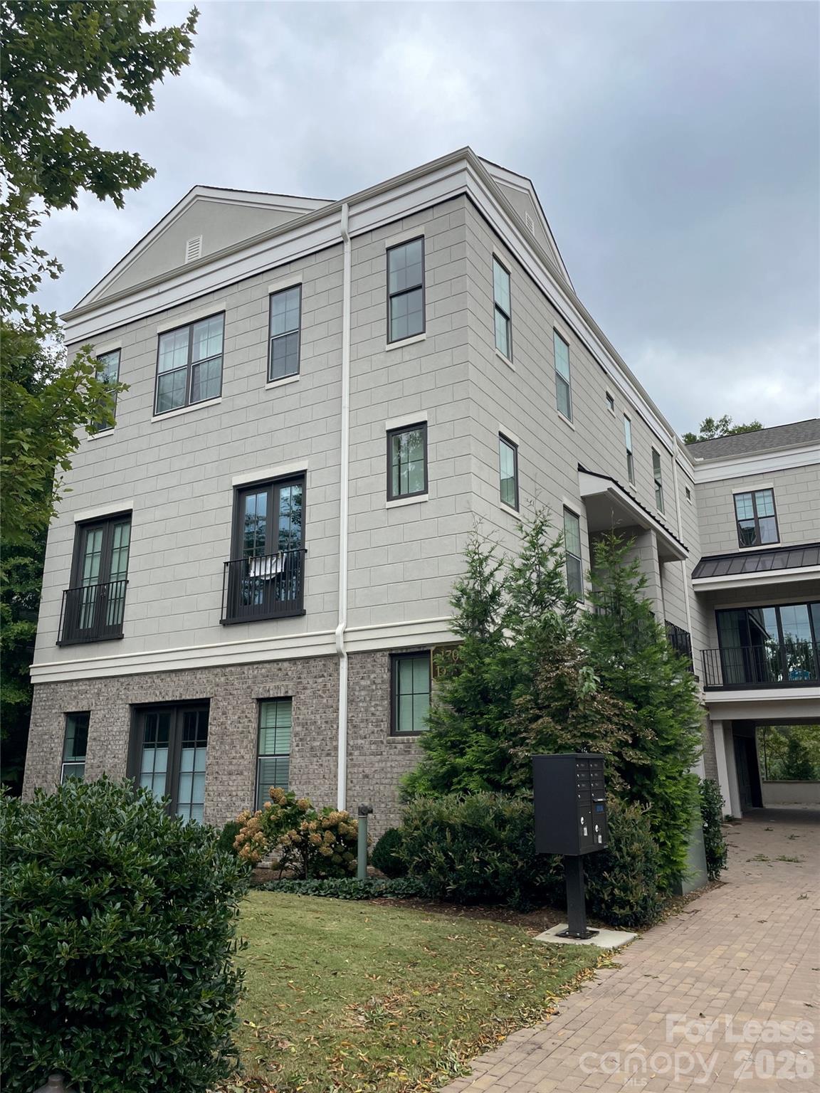 Townhouse at 1708 Lombardy Circle, Charlotte, photo 2 of 27