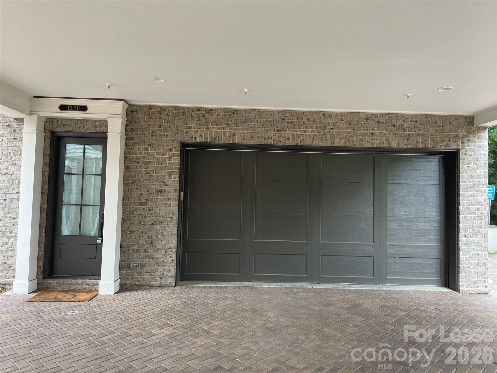 Townhouse at 1708 Lombardy Circle, Charlotte, photo 3 of 27