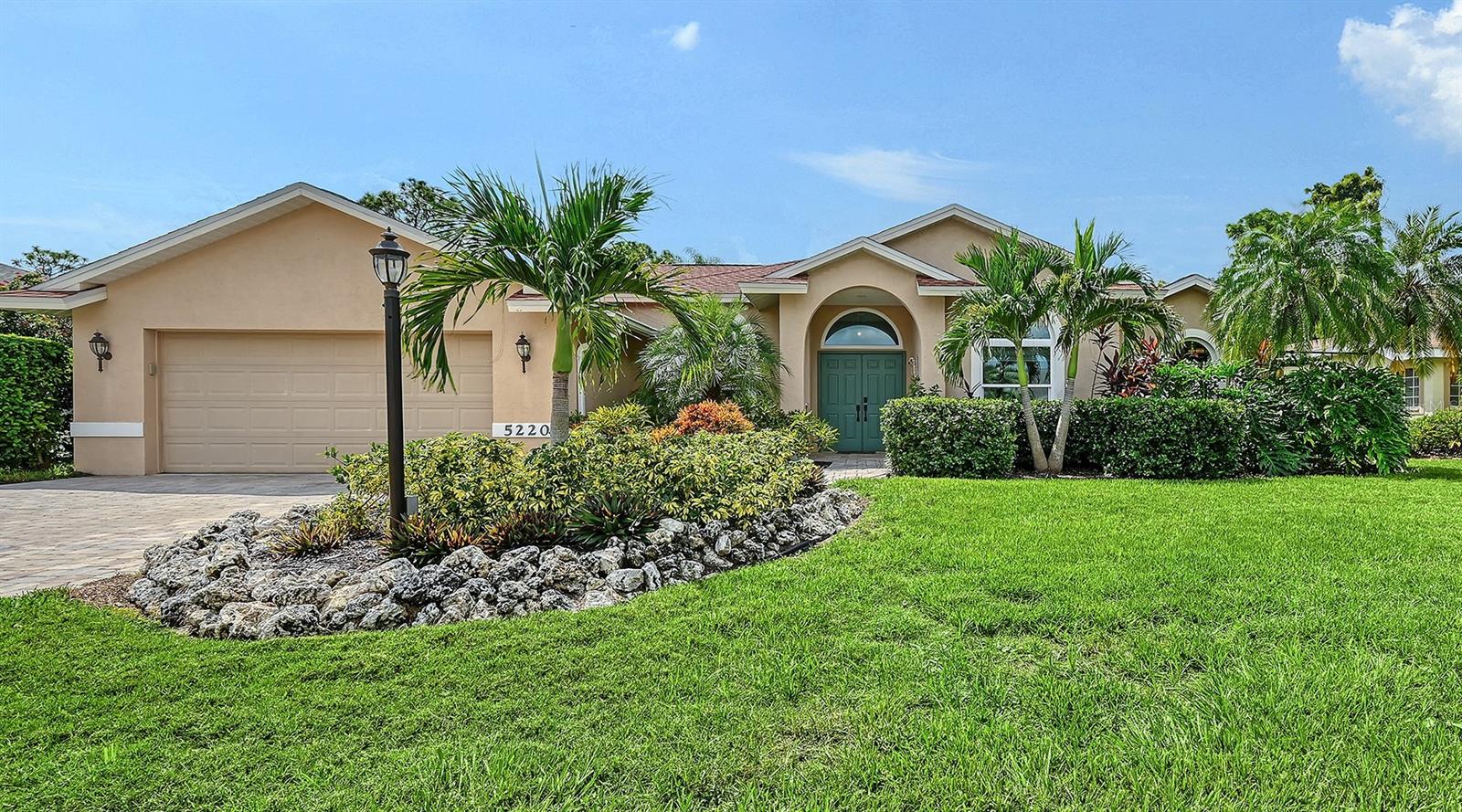 5220 SUNNYDALE CIR S