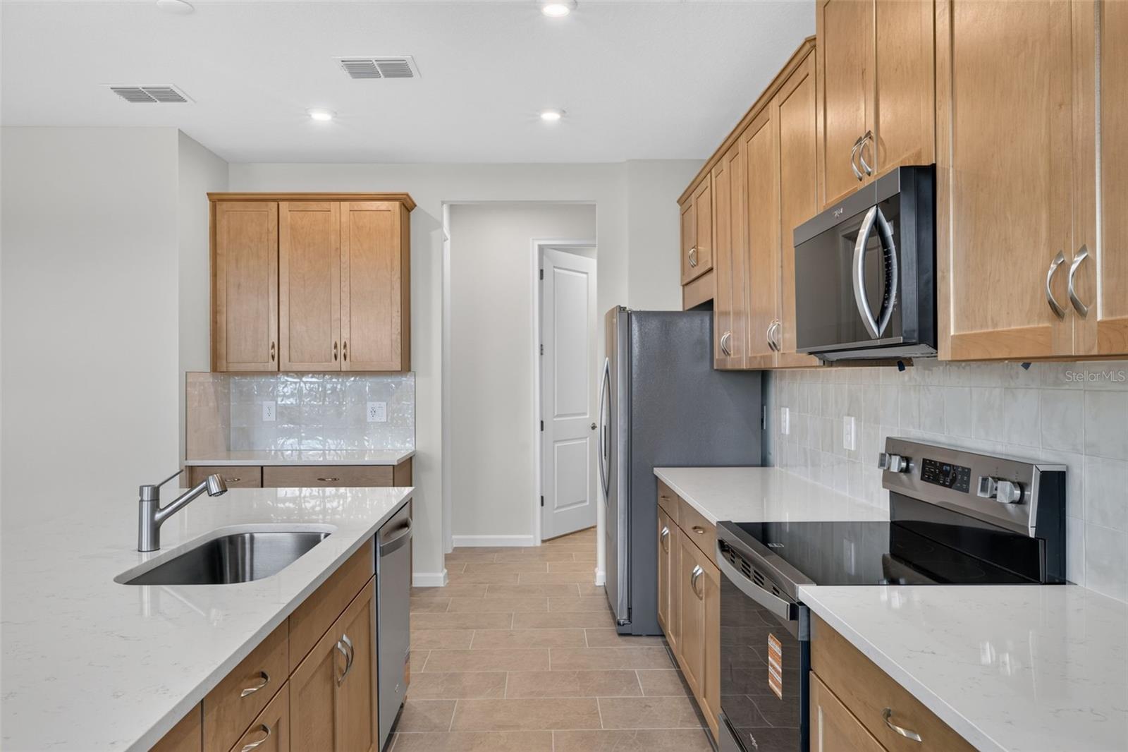 Villa at 18476 GREEN GARDEN CT, VENICE, photo 11 of 58