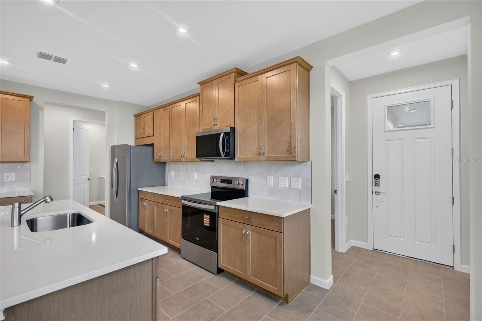 Villa at 18476 GREEN GARDEN CT, VENICE, photo 12 of 58