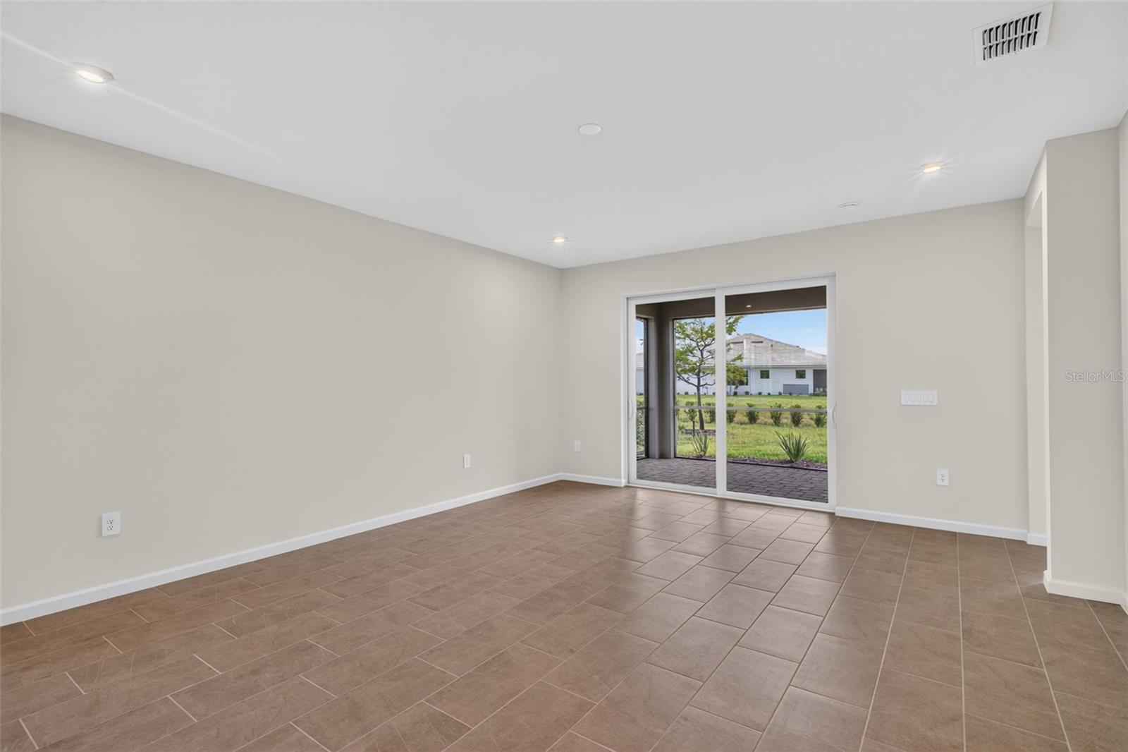 Villa at 18476 GREEN GARDEN CT, VENICE, photo 17 of 58