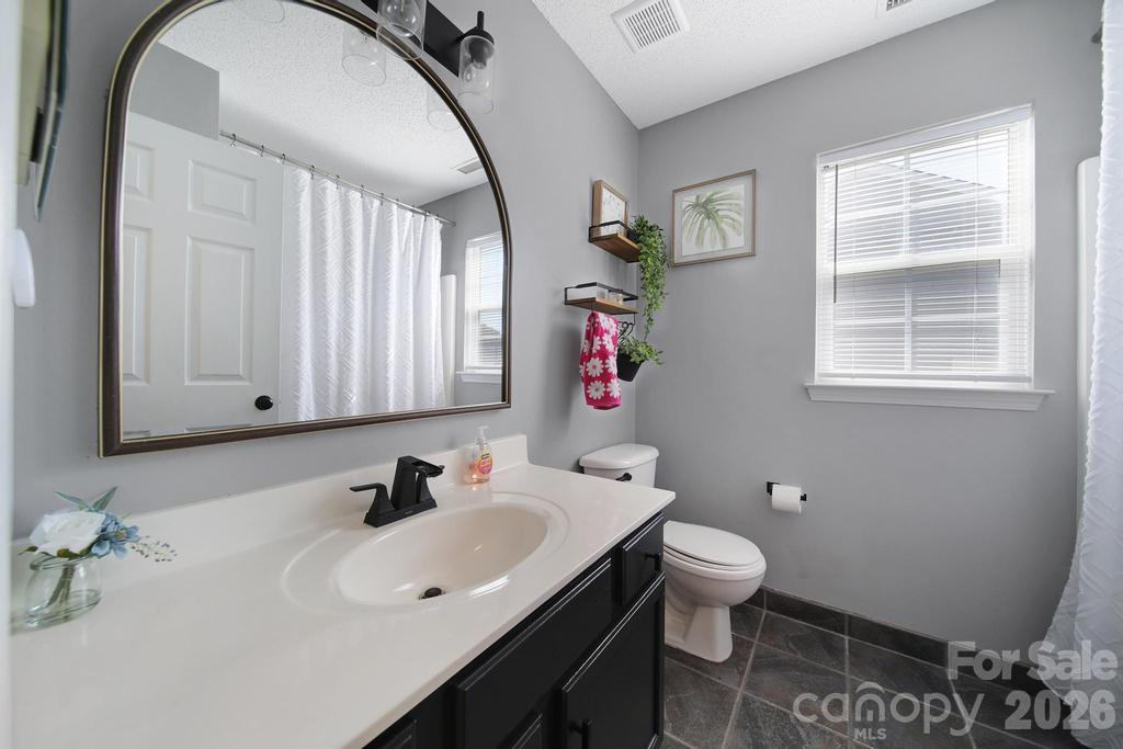 Single Family Residence at 137 Bosburg Drive, Mooresville, photo 6 of 32
