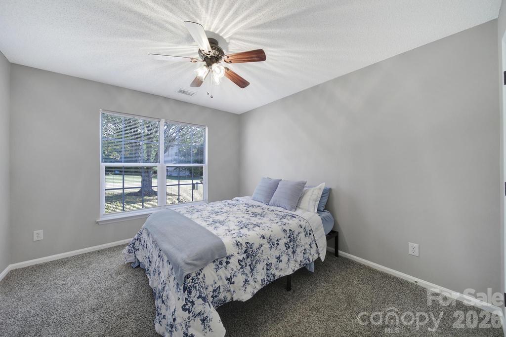 Single Family Residence at 137 Bosburg Drive, Mooresville, photo 7 of 32