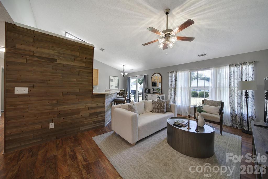 Single Family Residence at 137 Bosburg Drive, Mooresville, photo 10 of 32
