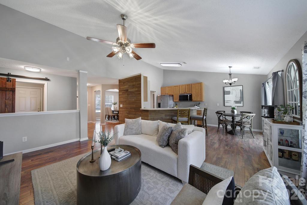 Single Family Residence at 137 Bosburg Drive, Mooresville, photo 12 of 32