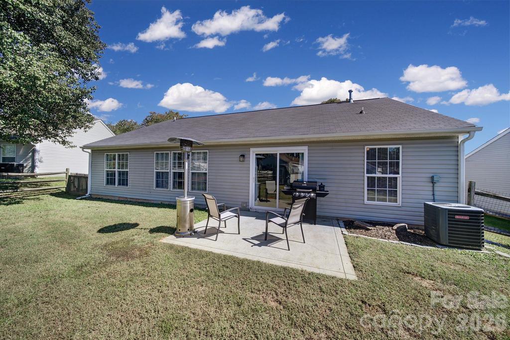 Single Family Residence at 137 Bosburg Drive, Mooresville, photo 25 of 32