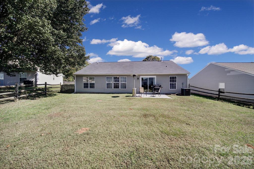 Single Family Residence at 137 Bosburg Drive, Mooresville, photo 26 of 32