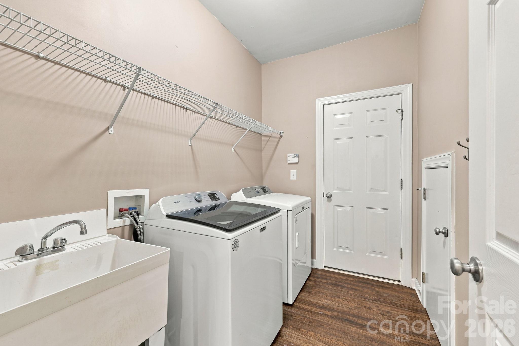 Single Family Residence at 17625 Harbor Walk Drive, Cornelius, photo 12 of 48