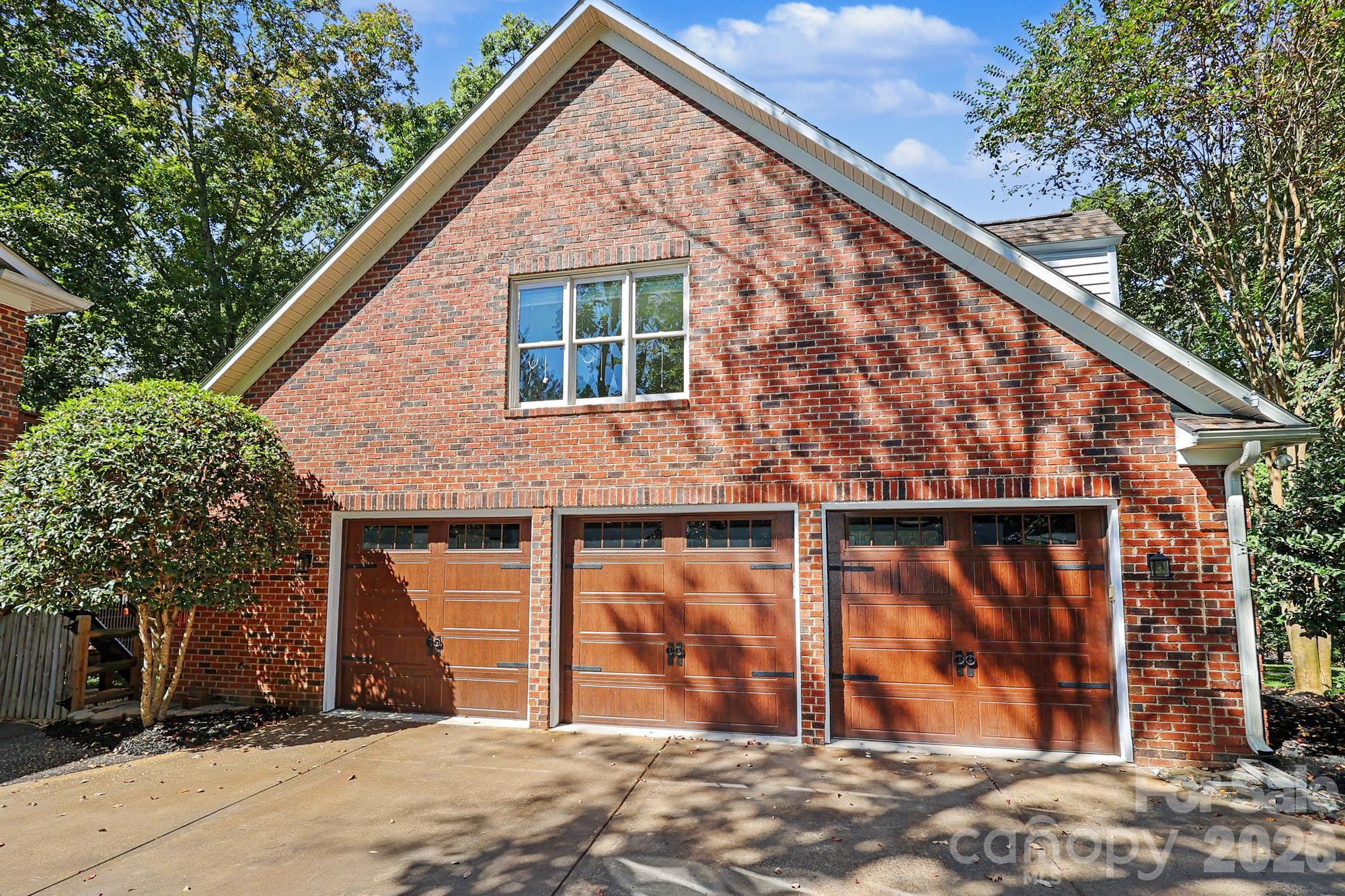 Single Family Residence at 4320 Town And Country Drive, Charlotte, photo 46 of 47
