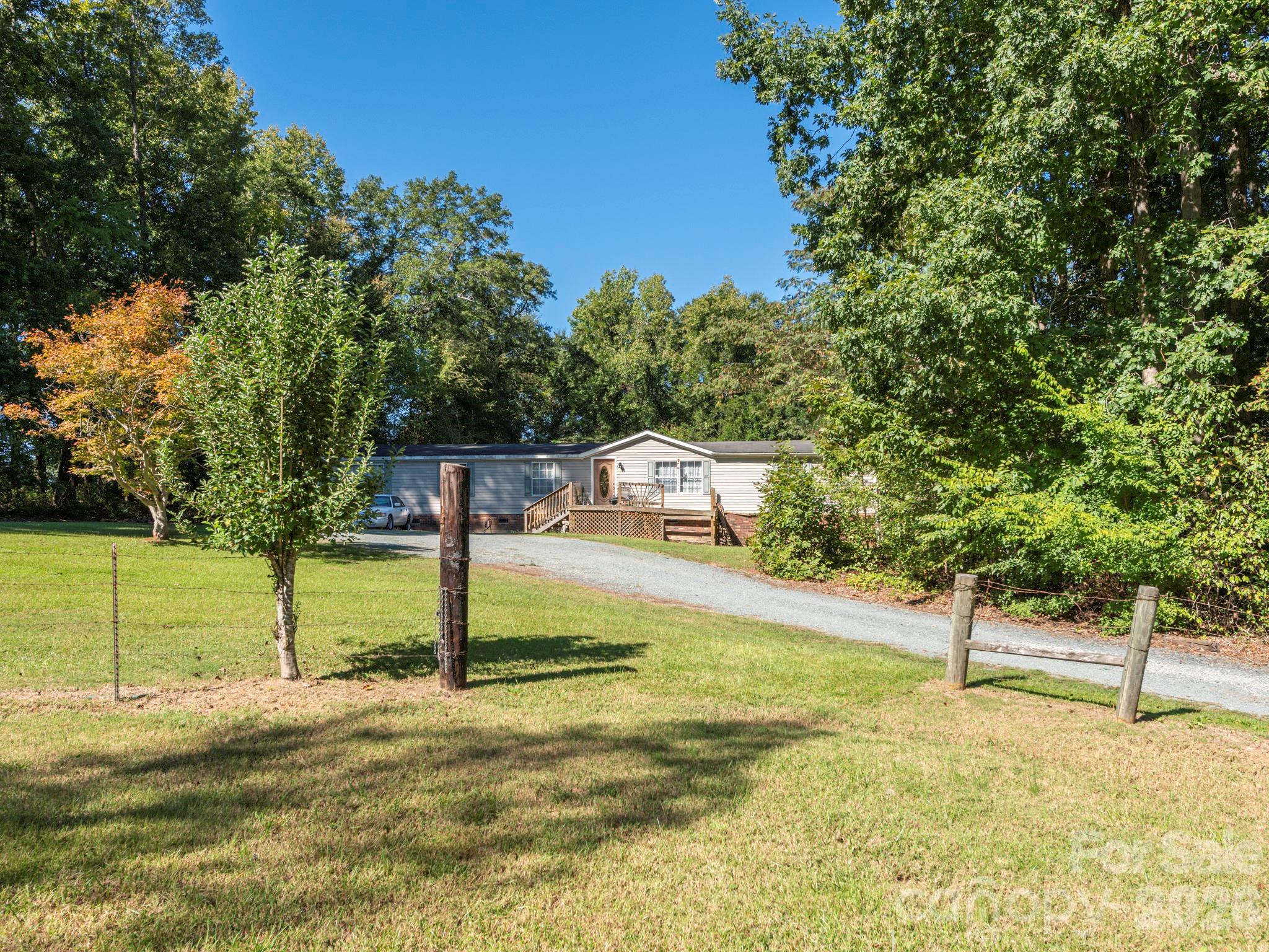 Front Exterior and Driveway - 2292 Thornwell Road, Lancaster