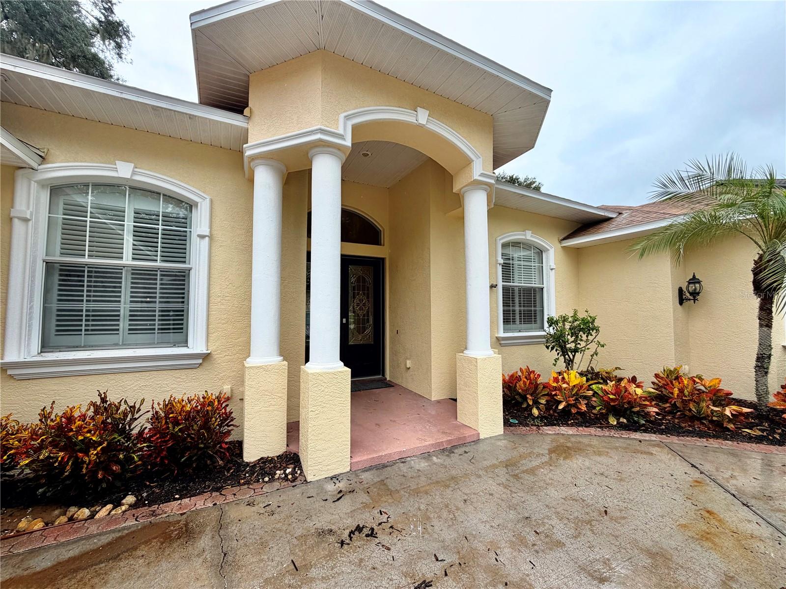 Single Family Residence at 816 CITRUS WOOD LN, VALRICO, photo 3 of 100